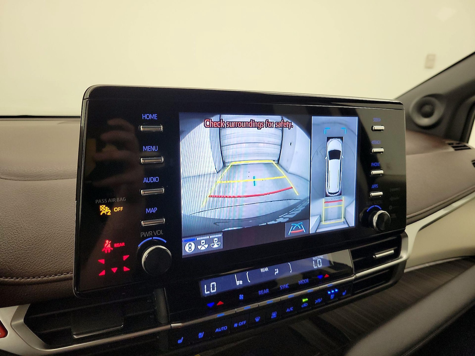 2023 Toyota Sienna Platinum - Photo 16