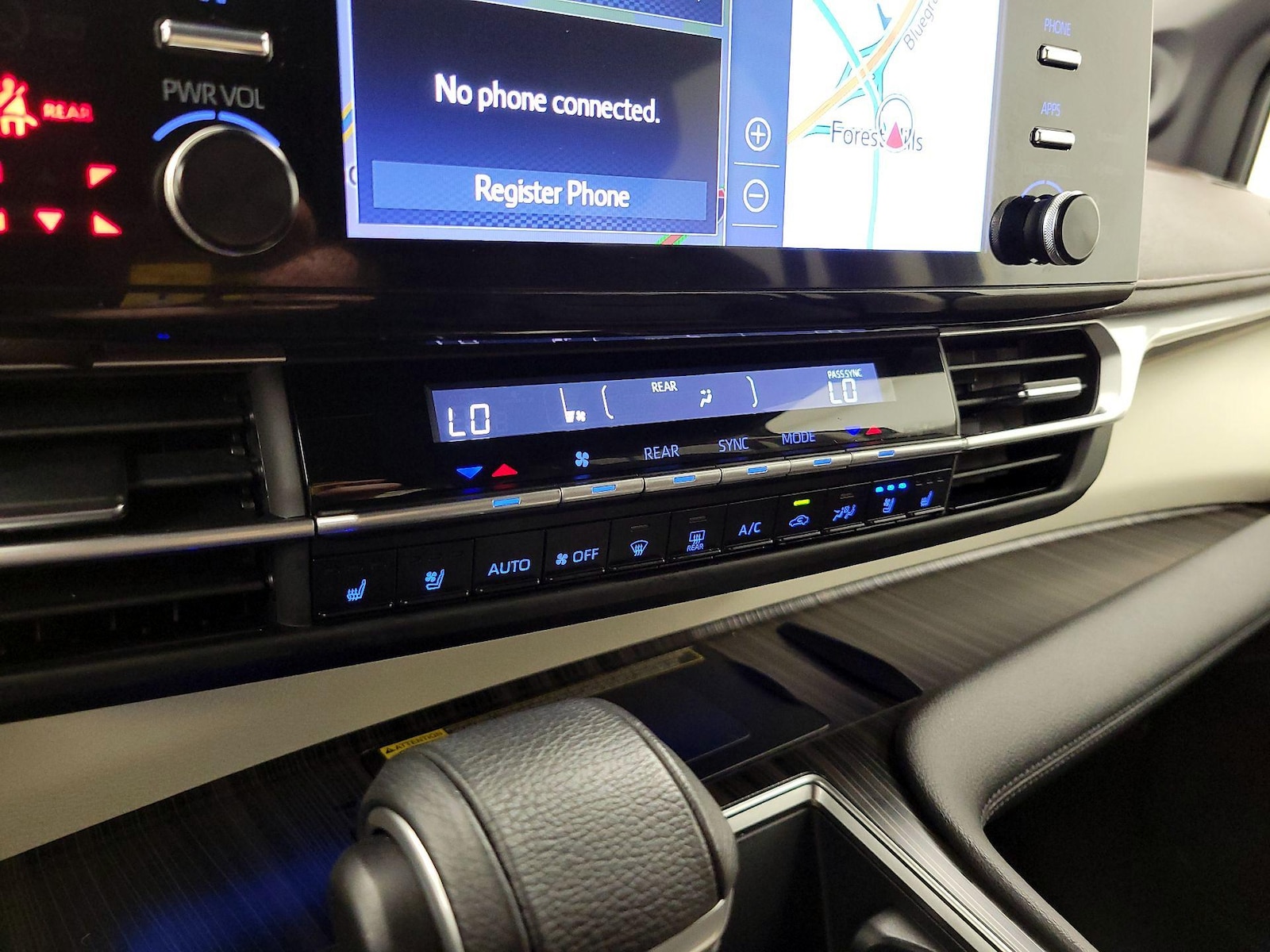 2023 Toyota Sienna Platinum - Photo 18