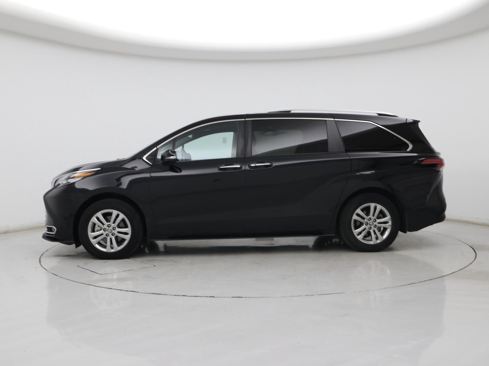 2023 Toyota Sienna Platinum - Photo 4