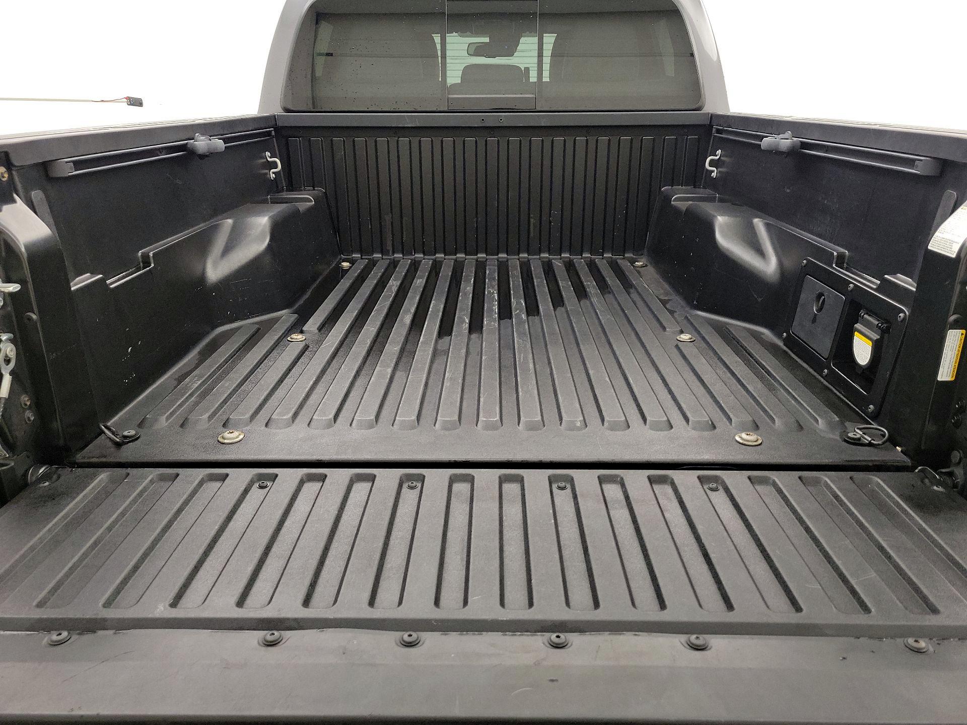 Thumbnail: 2021 Toyota Tacoma - 20