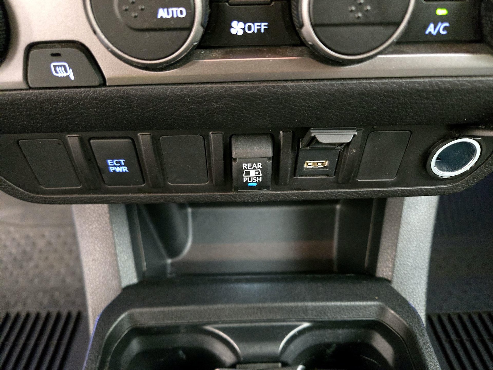 2022 Toyota Tacoma SR5 - Photo 18