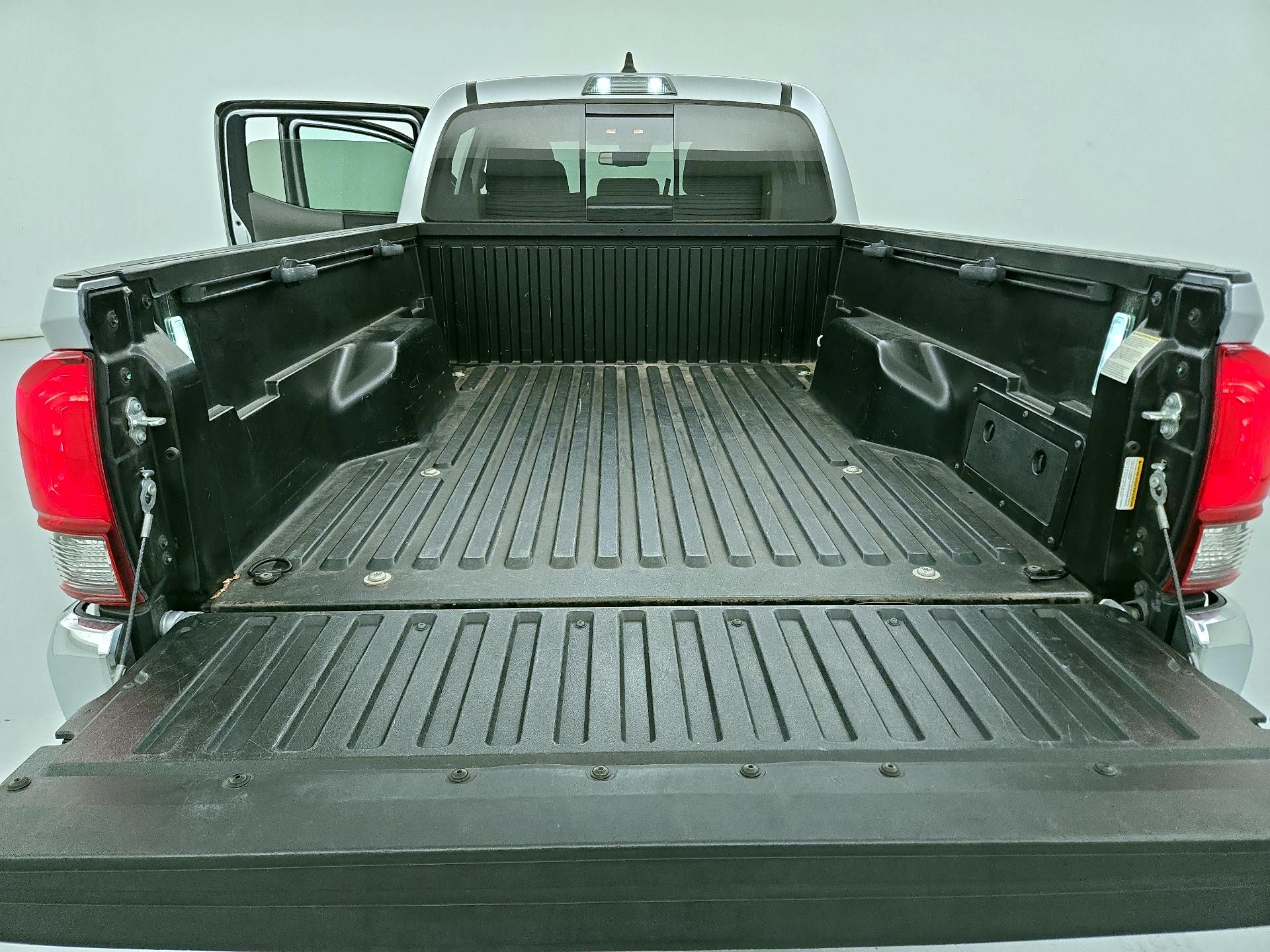 Thumbnail: 2022 Toyota Tacoma - 19
