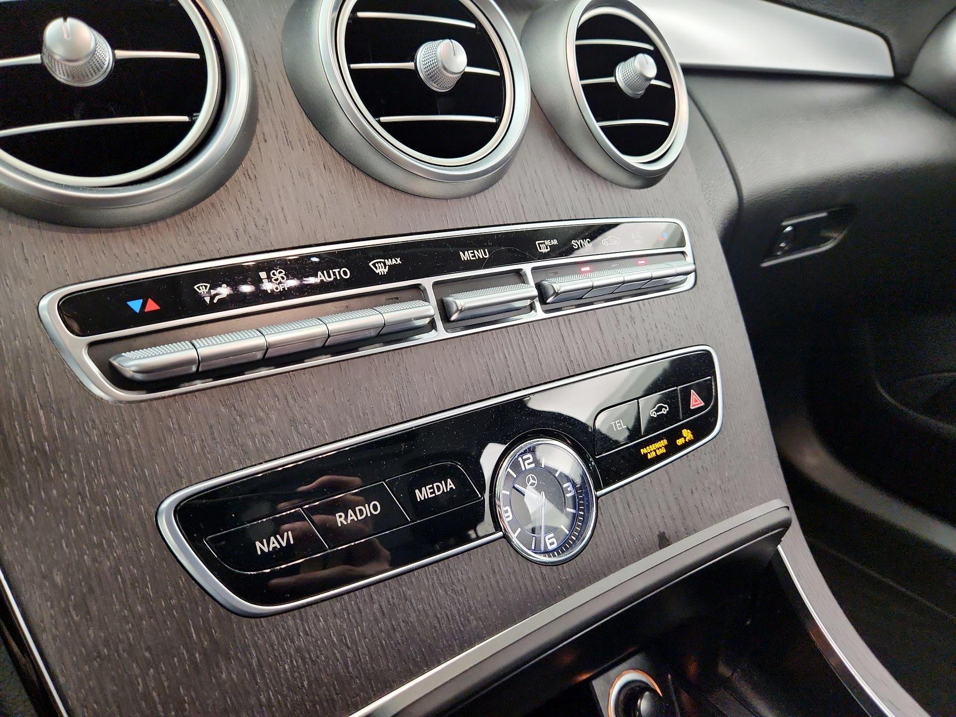 Thumbnail: 2020 Mercedes-Benz C-Class - 16