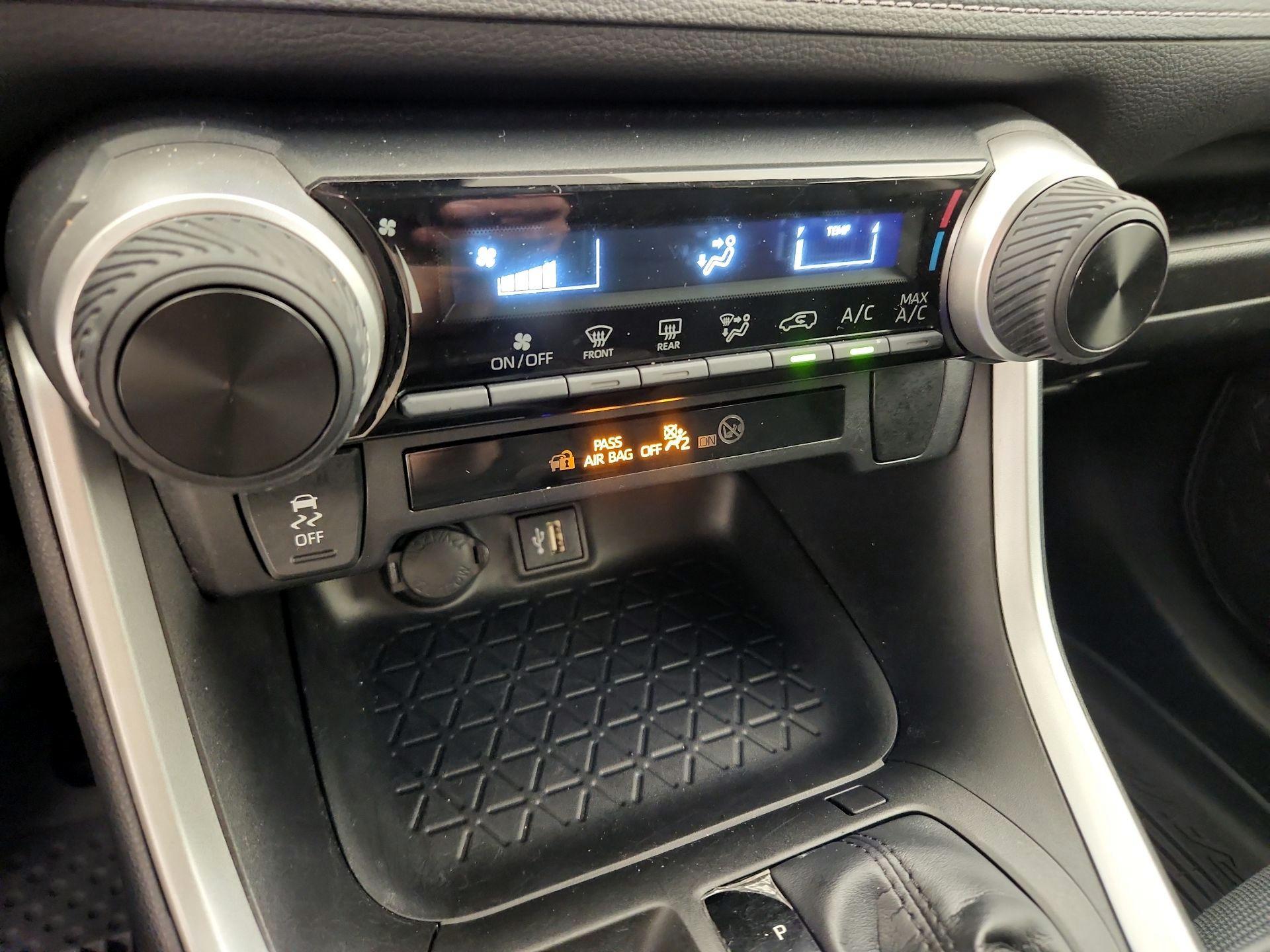 Thumbnail: 2023 Toyota RAV4 - 17