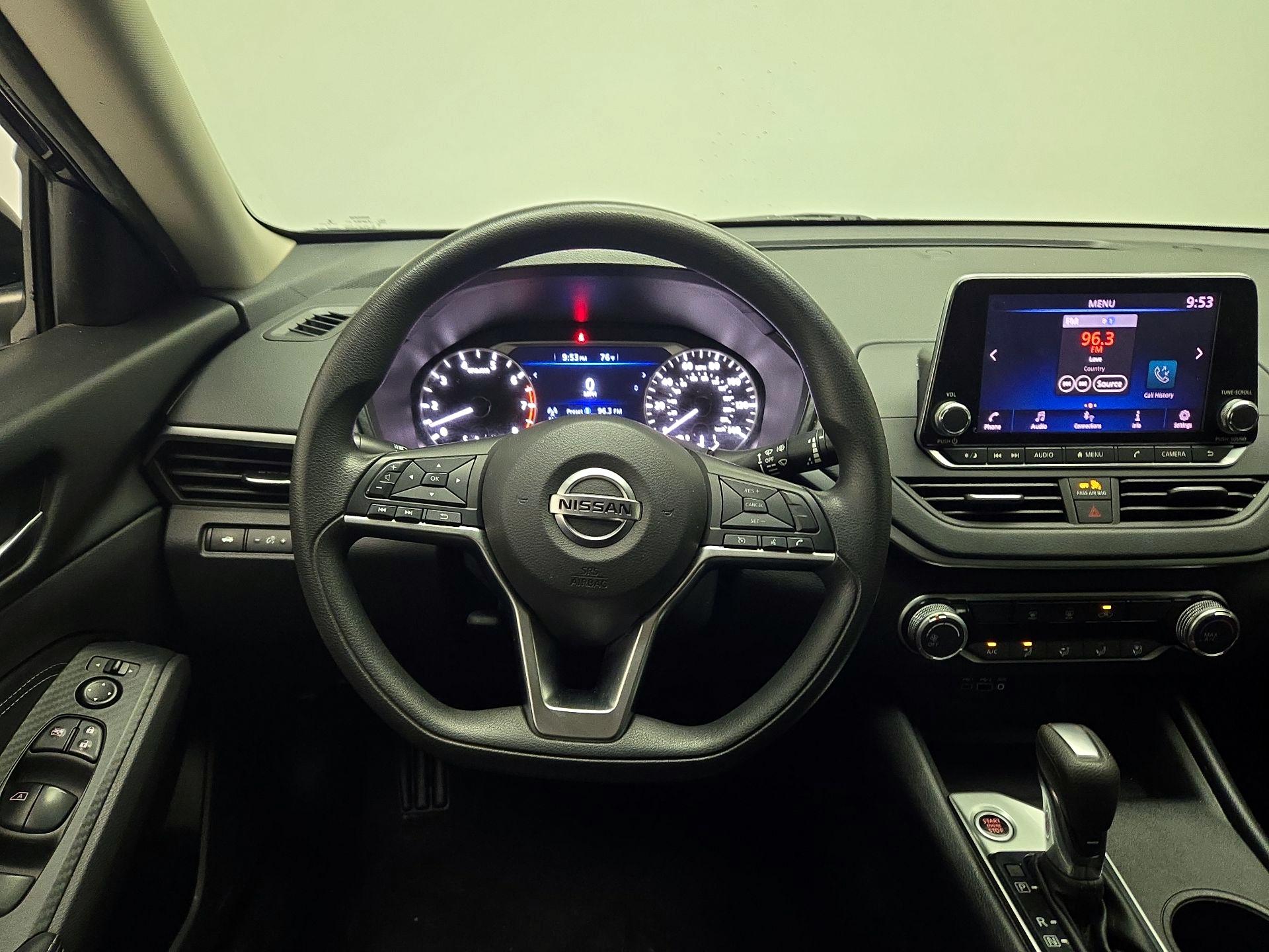 Thumbnail: 2020 Nissan Altima - 10