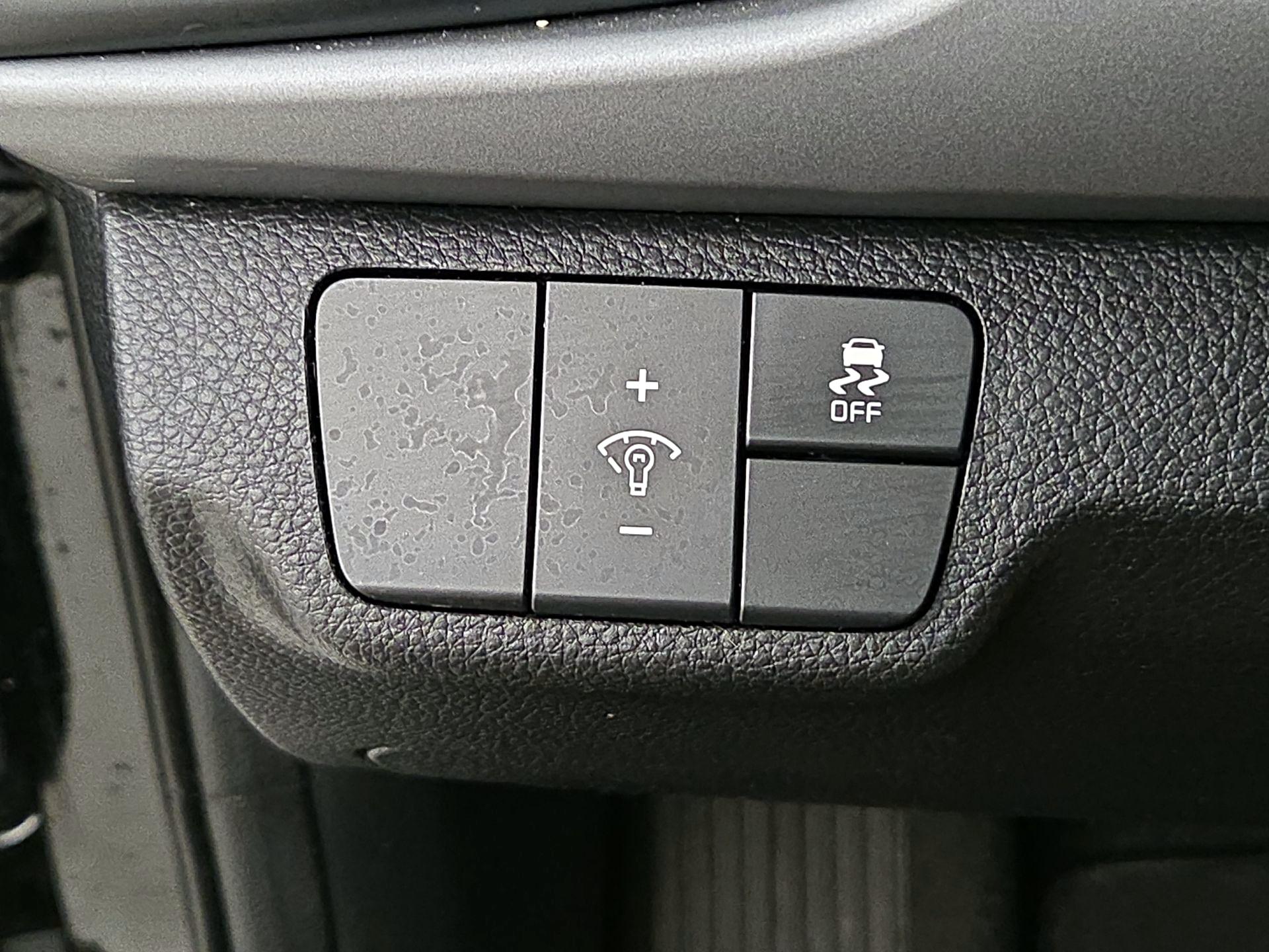 Thumbnail: 2019 Kia Rio5 - 13