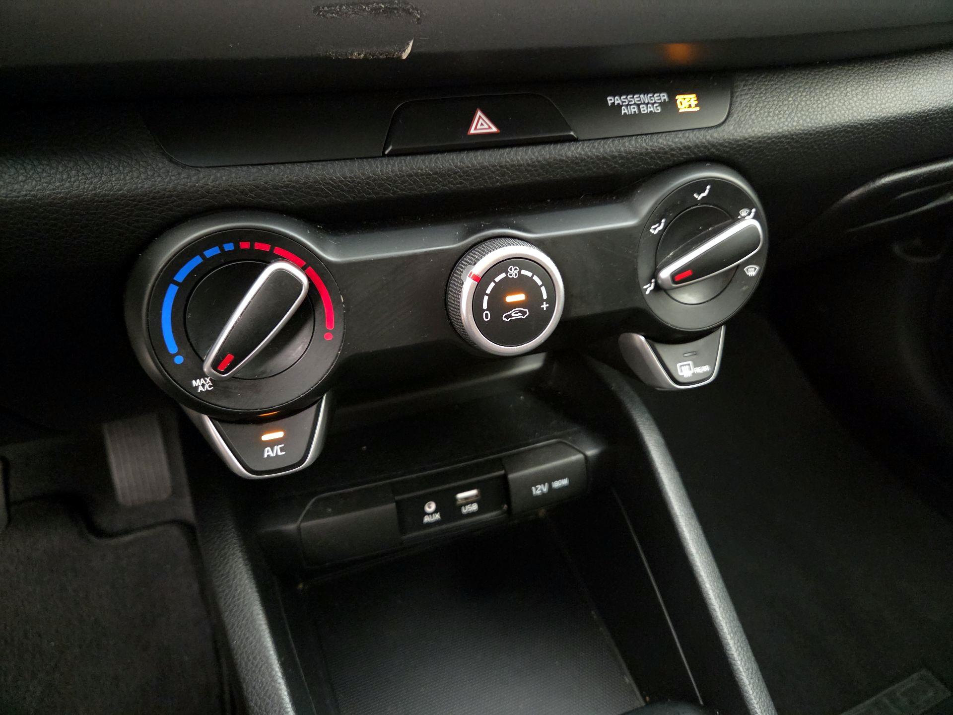 Thumbnail: 2019 Kia Rio5 - 16