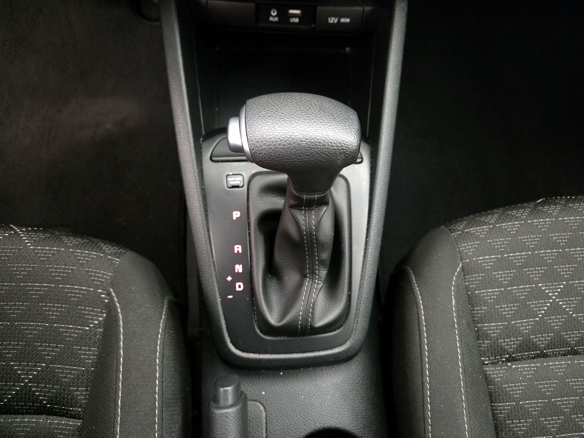 Thumbnail: 2019 Kia Rio5 - 17