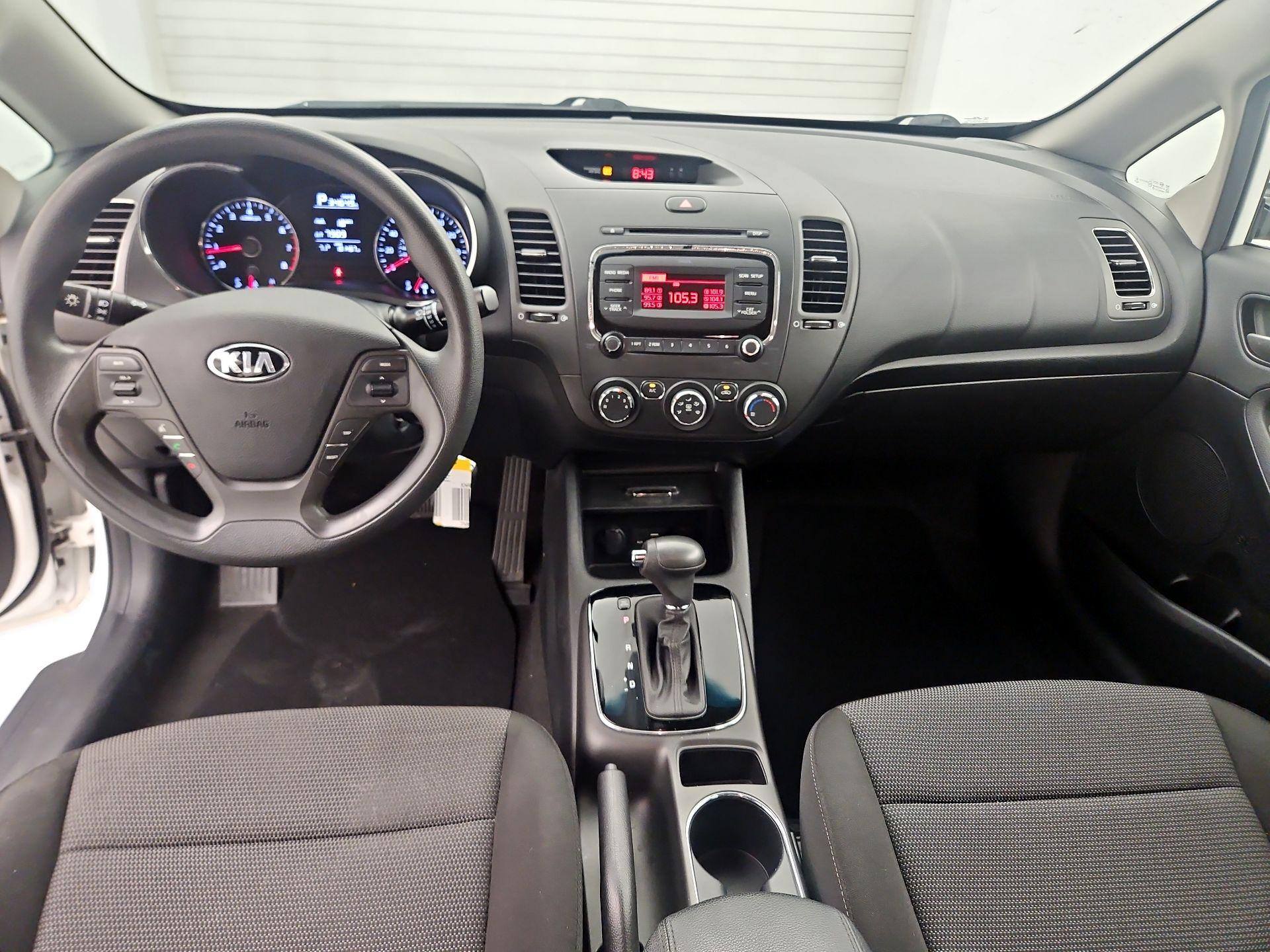 Thumbnail: 2017 Kia Forte - 9