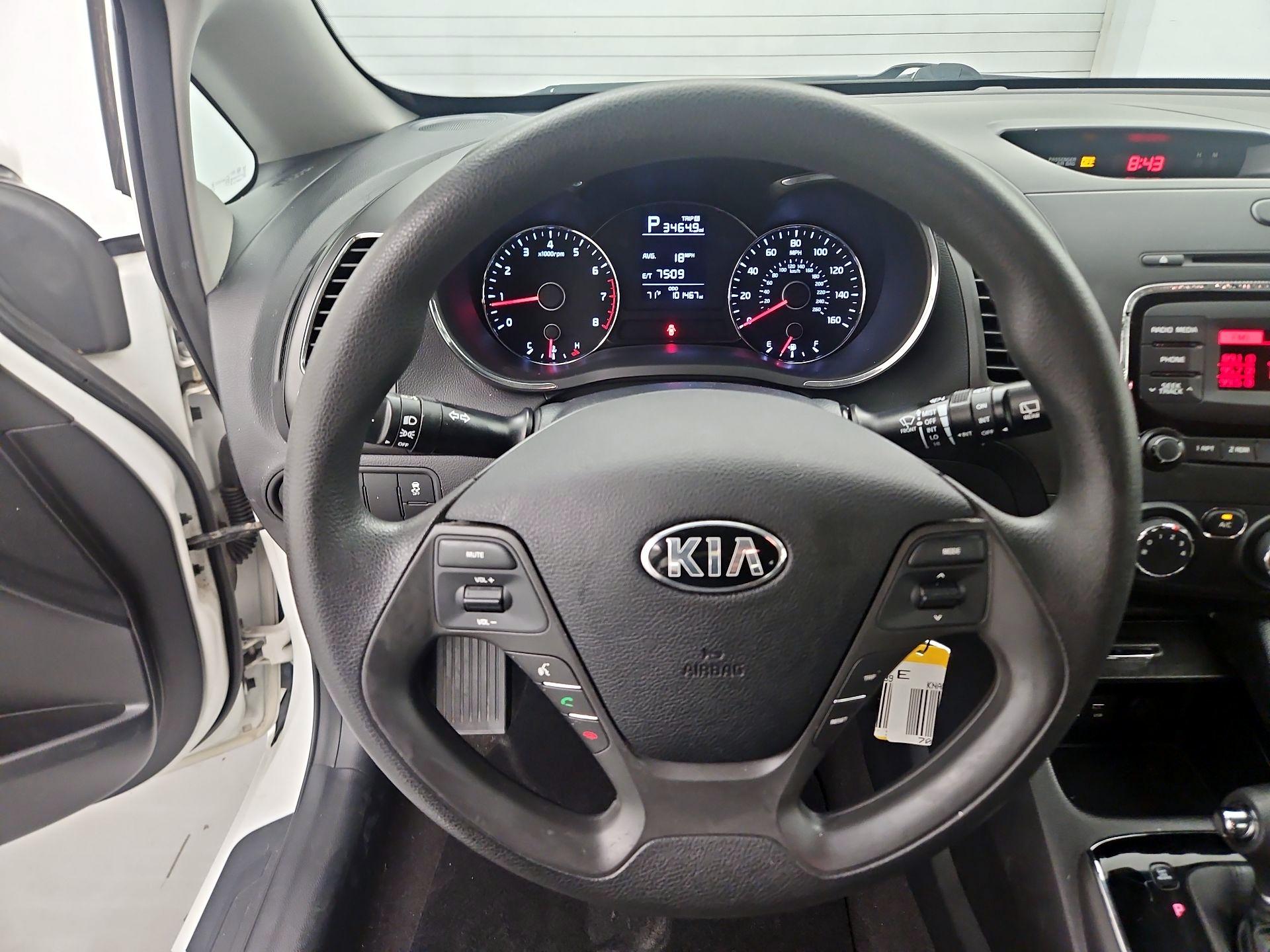 Thumbnail: 2017 Kia Forte - 10