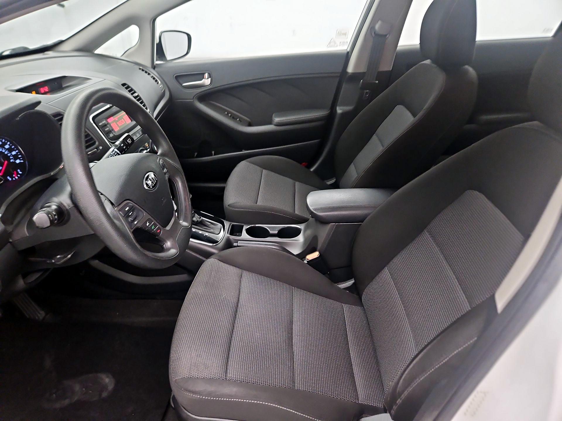 Thumbnail: 2017 Kia Forte - 11