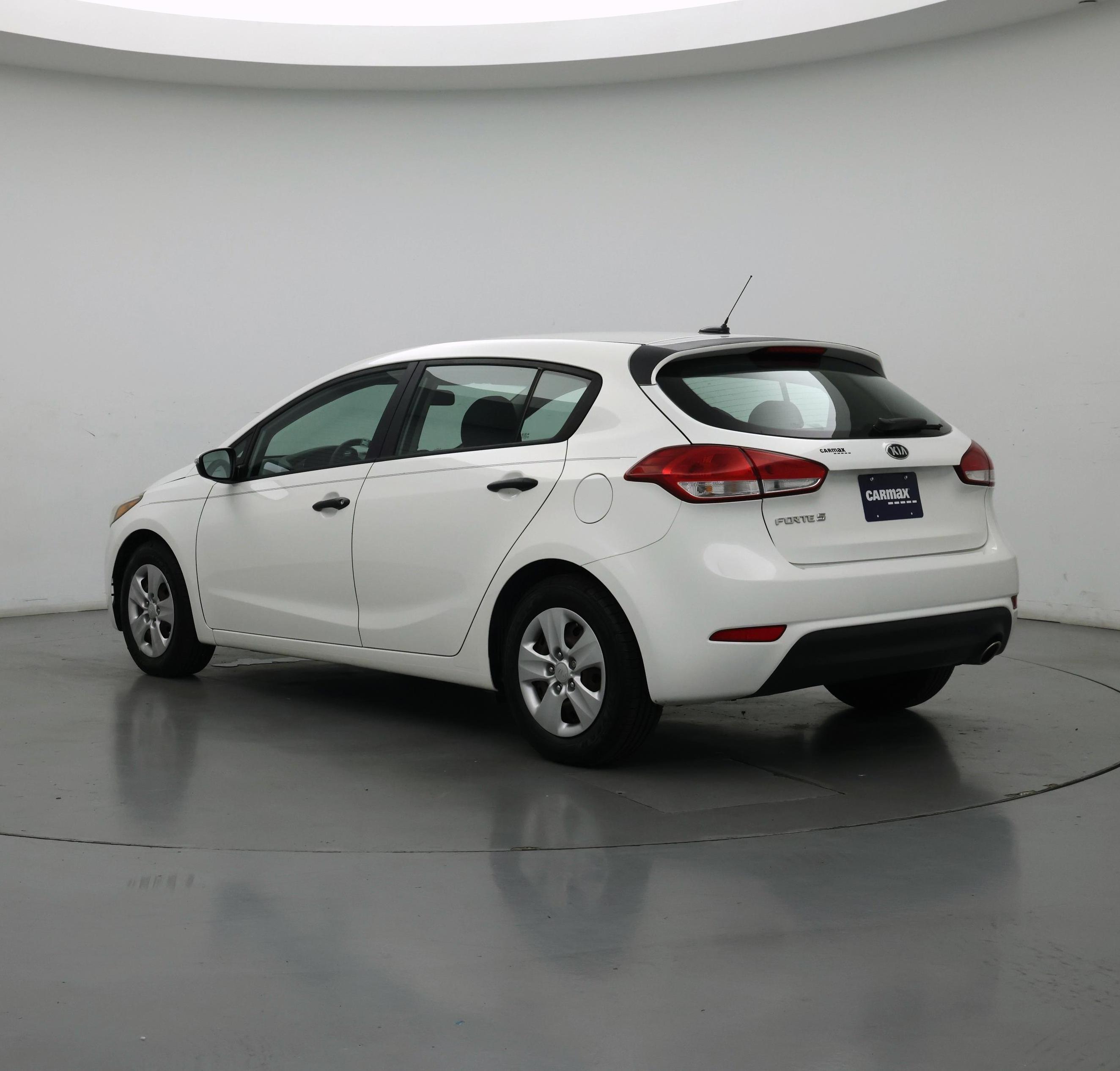 Thumbnail: 2017 Kia Forte - 2