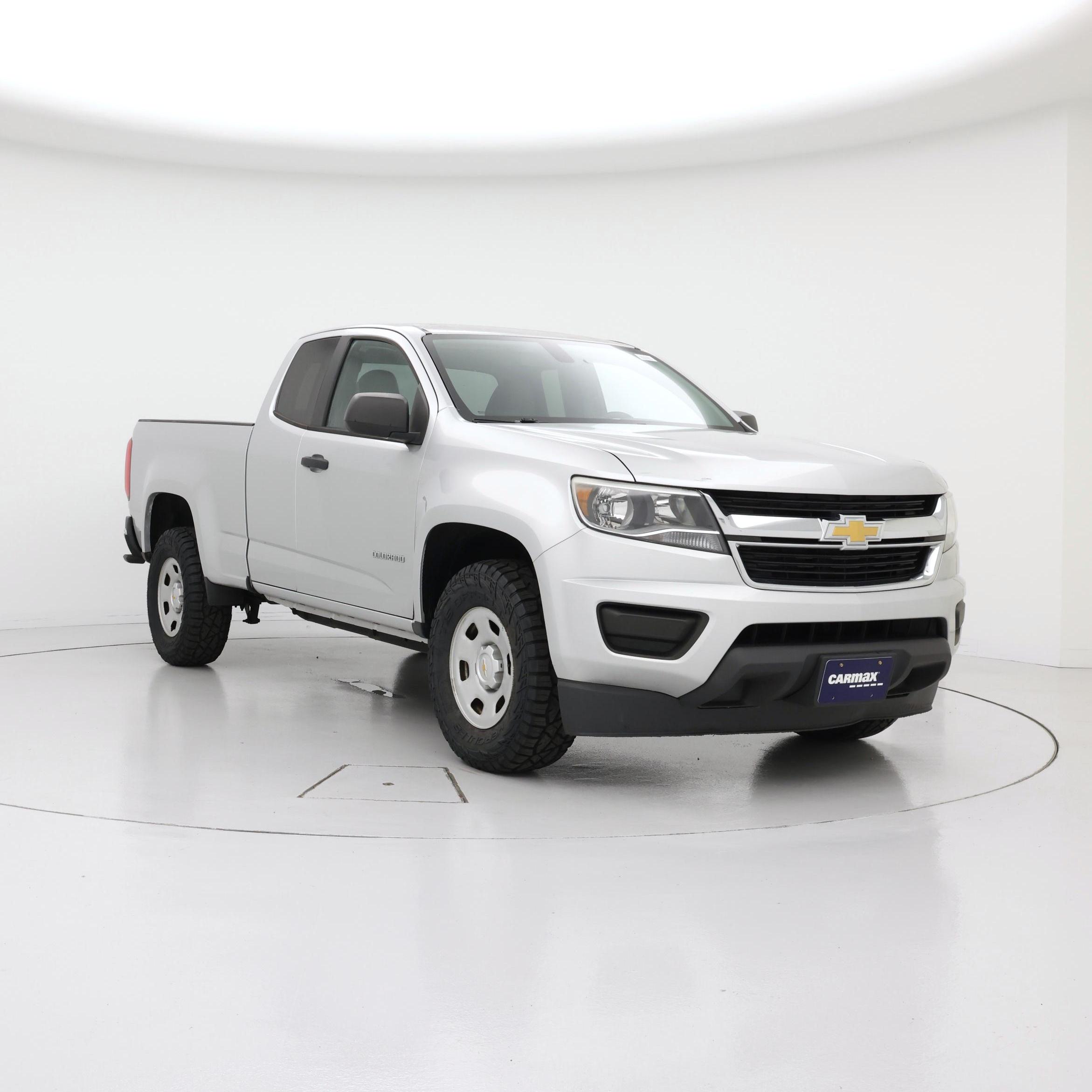 Silver 2016 Chevrolet Colorado Pickup Truck 4X2 Manual