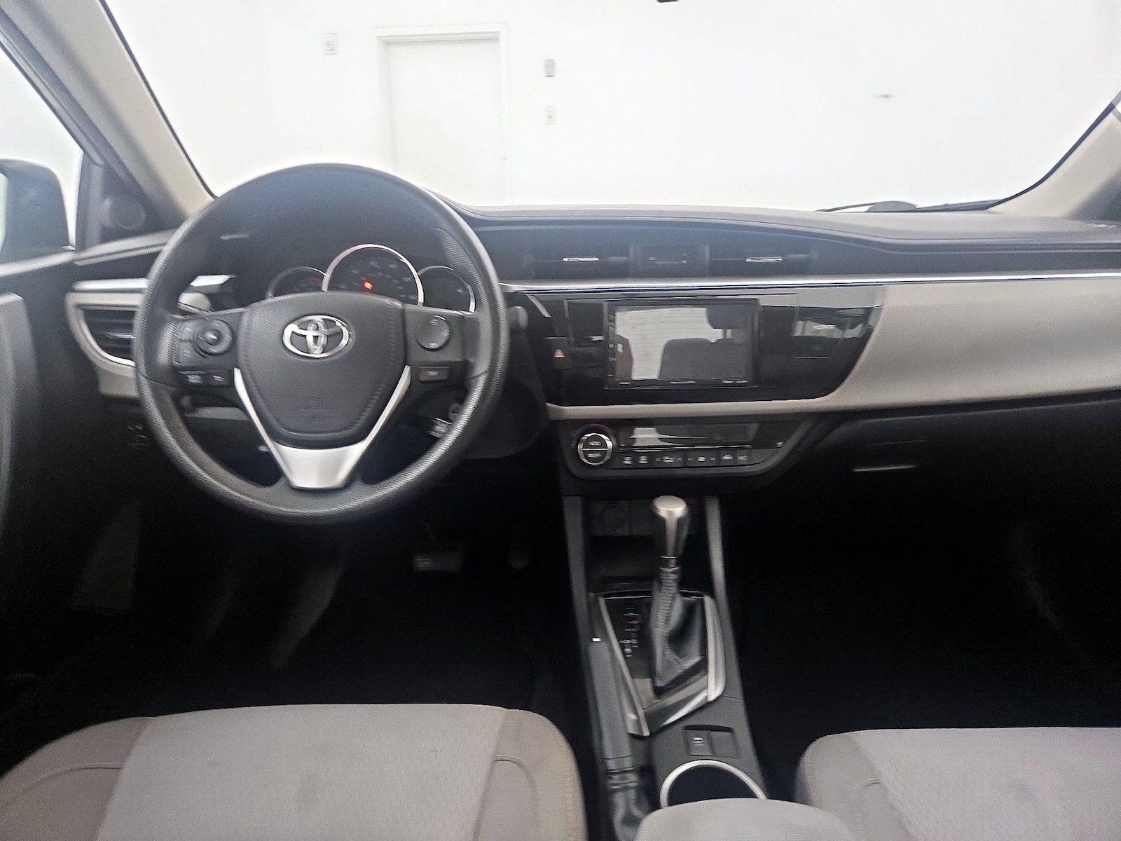2016 Toyota Corolla L - Photo 10