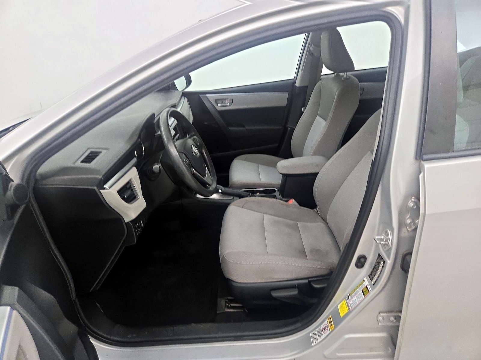 2016 Toyota Corolla L - Photo 12