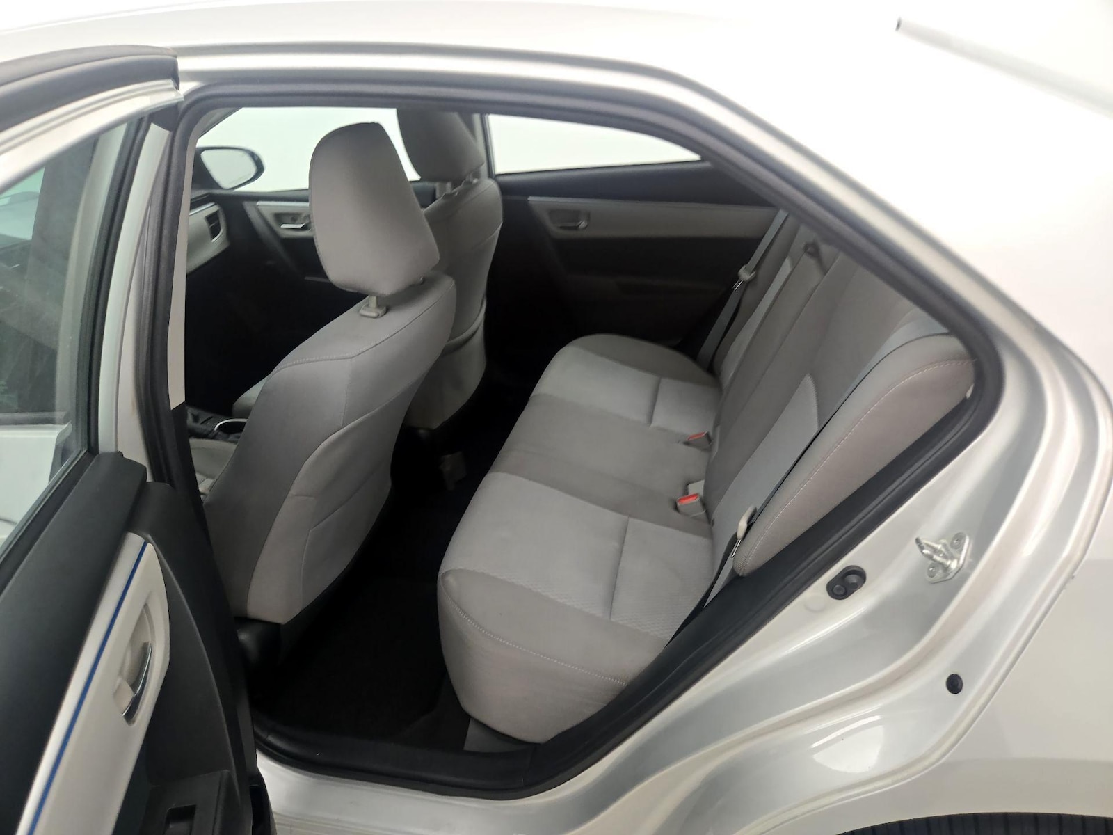 2016 Toyota Corolla L - Photo 20