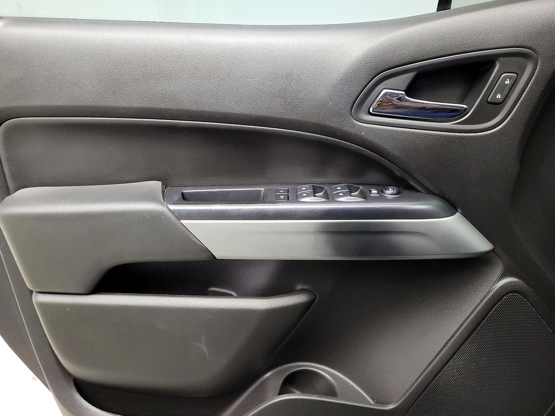 Thumbnail: 2018 Chevrolet Colorado - 11