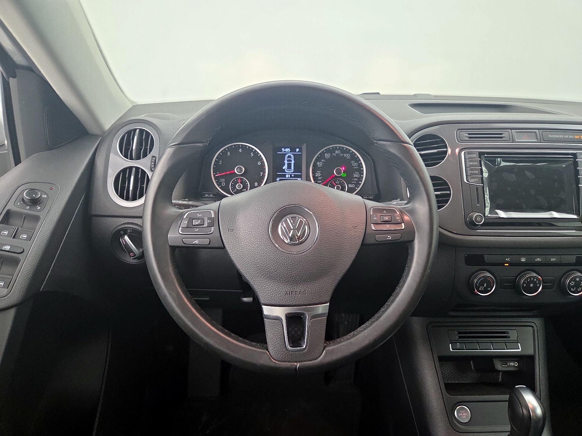 Thumbnail: 2018 Volkswagen Tiguan - 10