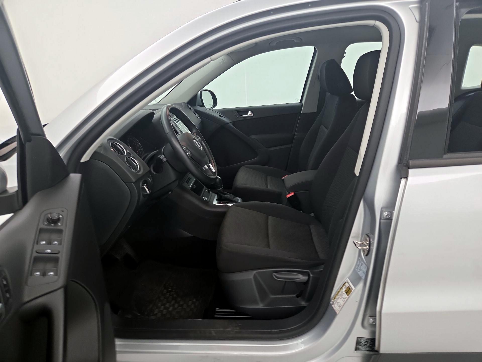 Thumbnail: 2018 Volkswagen Tiguan - 11