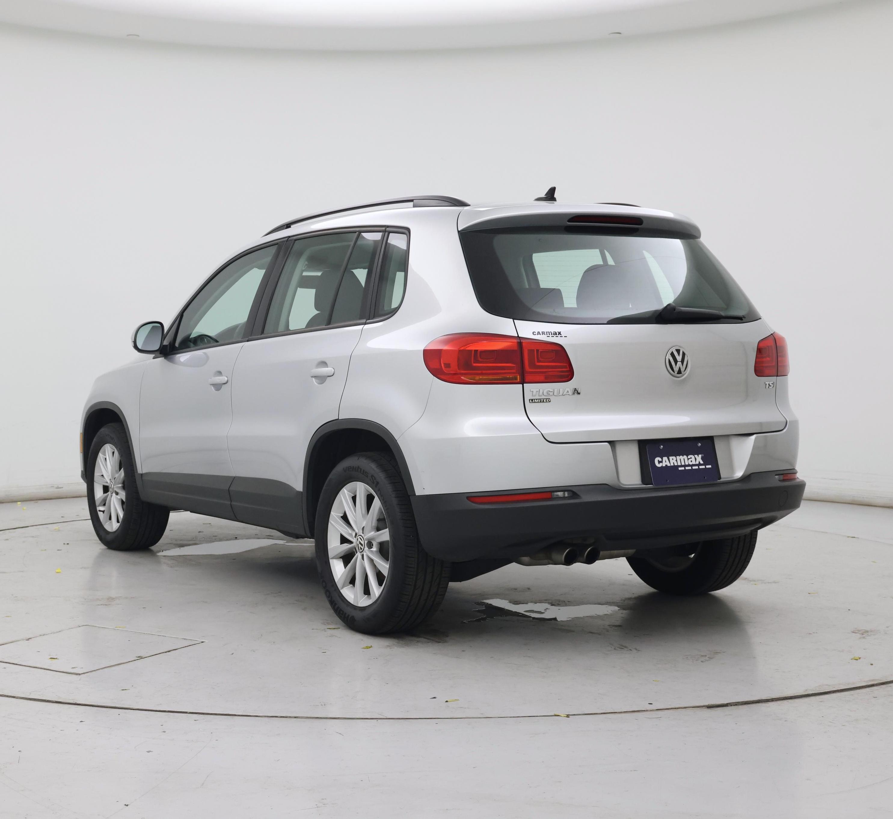 Thumbnail: 2018 Volkswagen Tiguan - 2
