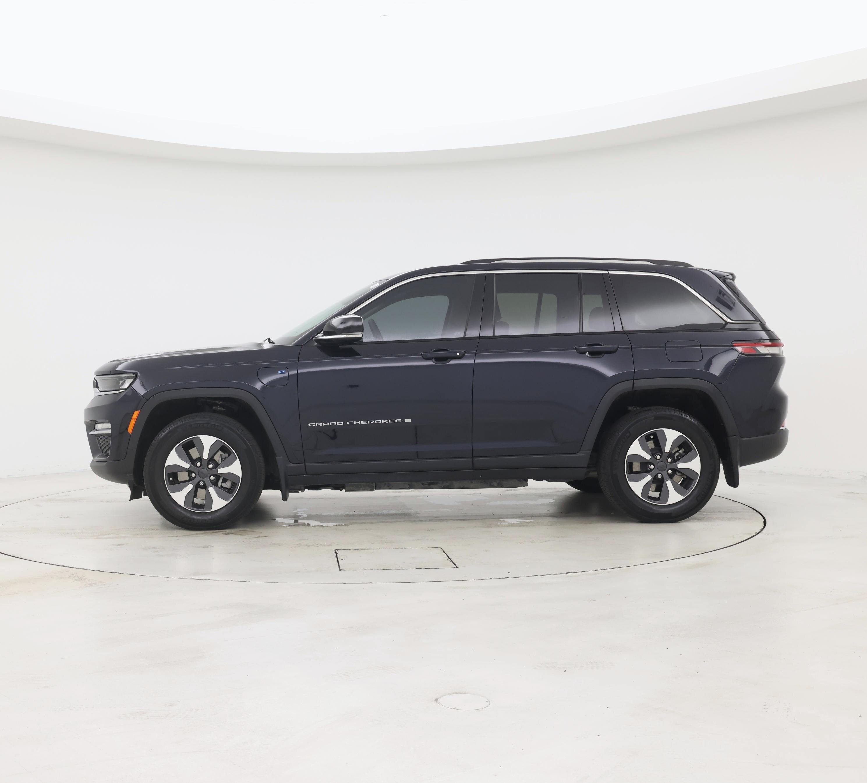 Thumbnail: 2022 Jeep Grand Cherokee - 3