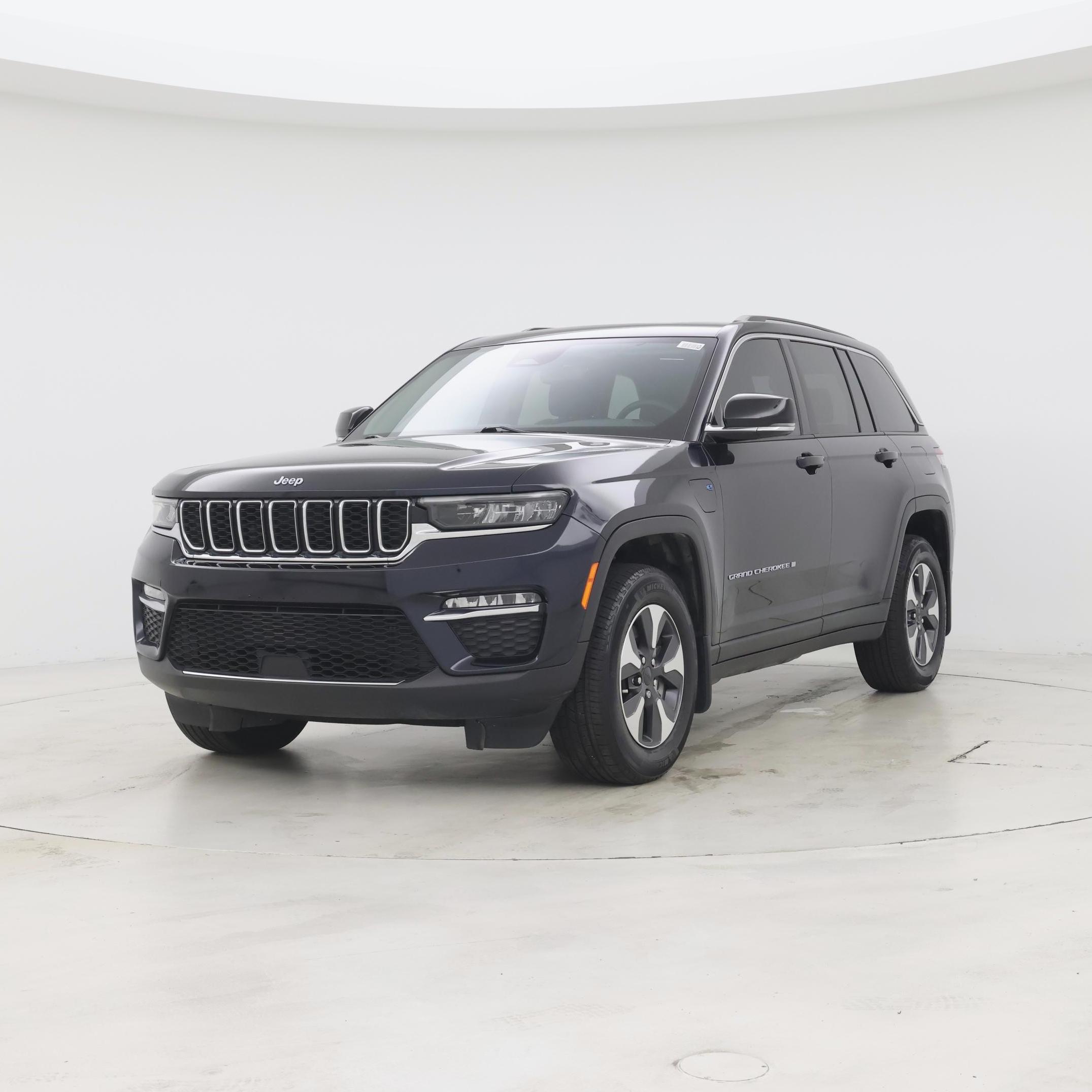 Thumbnail: 2022 Jeep Grand Cherokee - 4