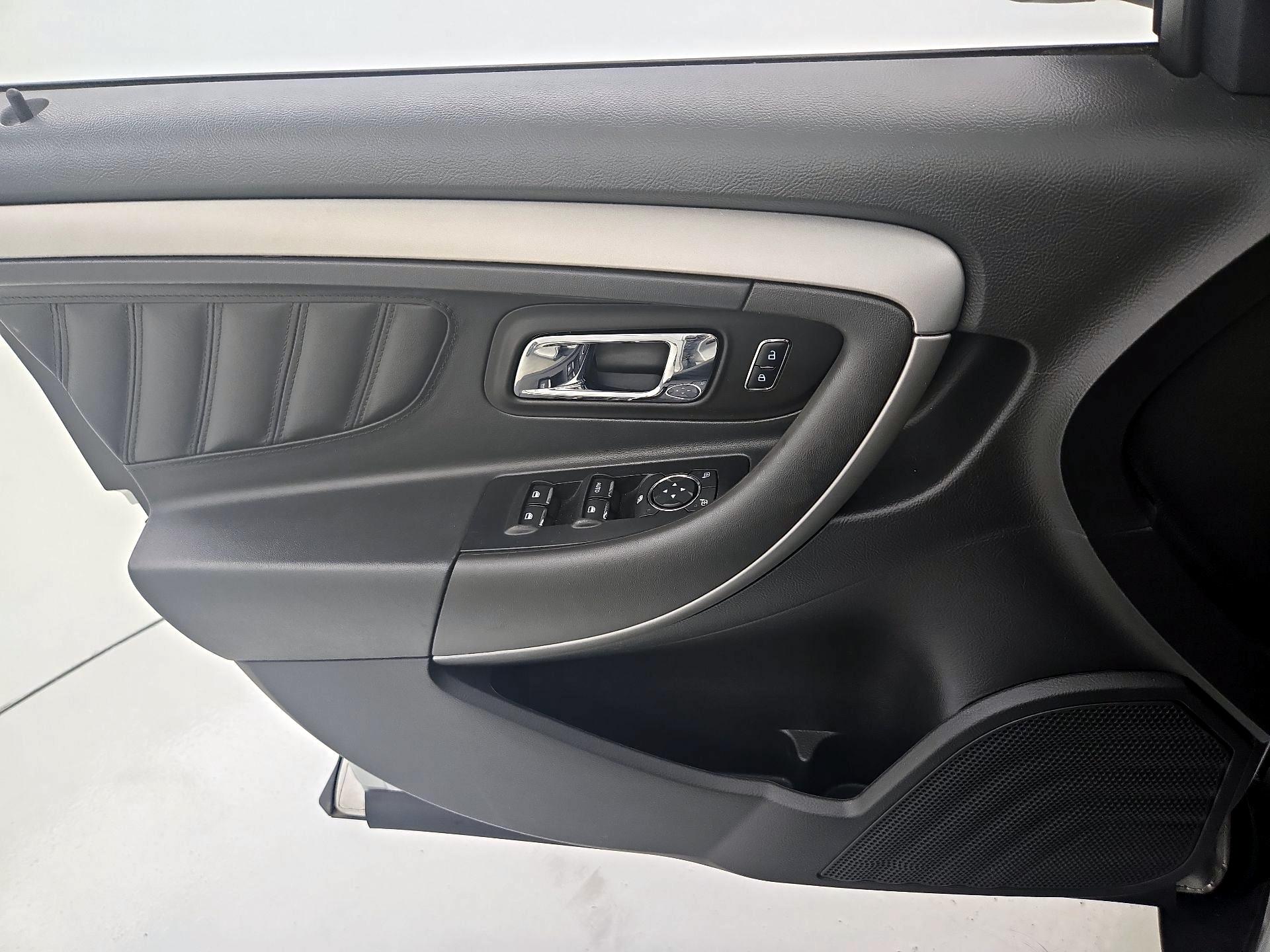 Thumbnail: 2015 Ford Taurus - 12