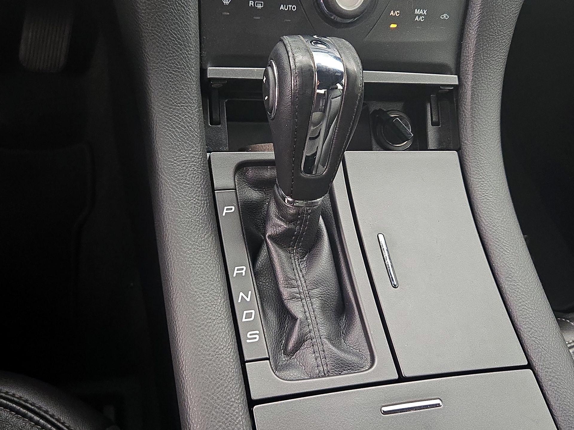Thumbnail: 2015 Ford Taurus - 17