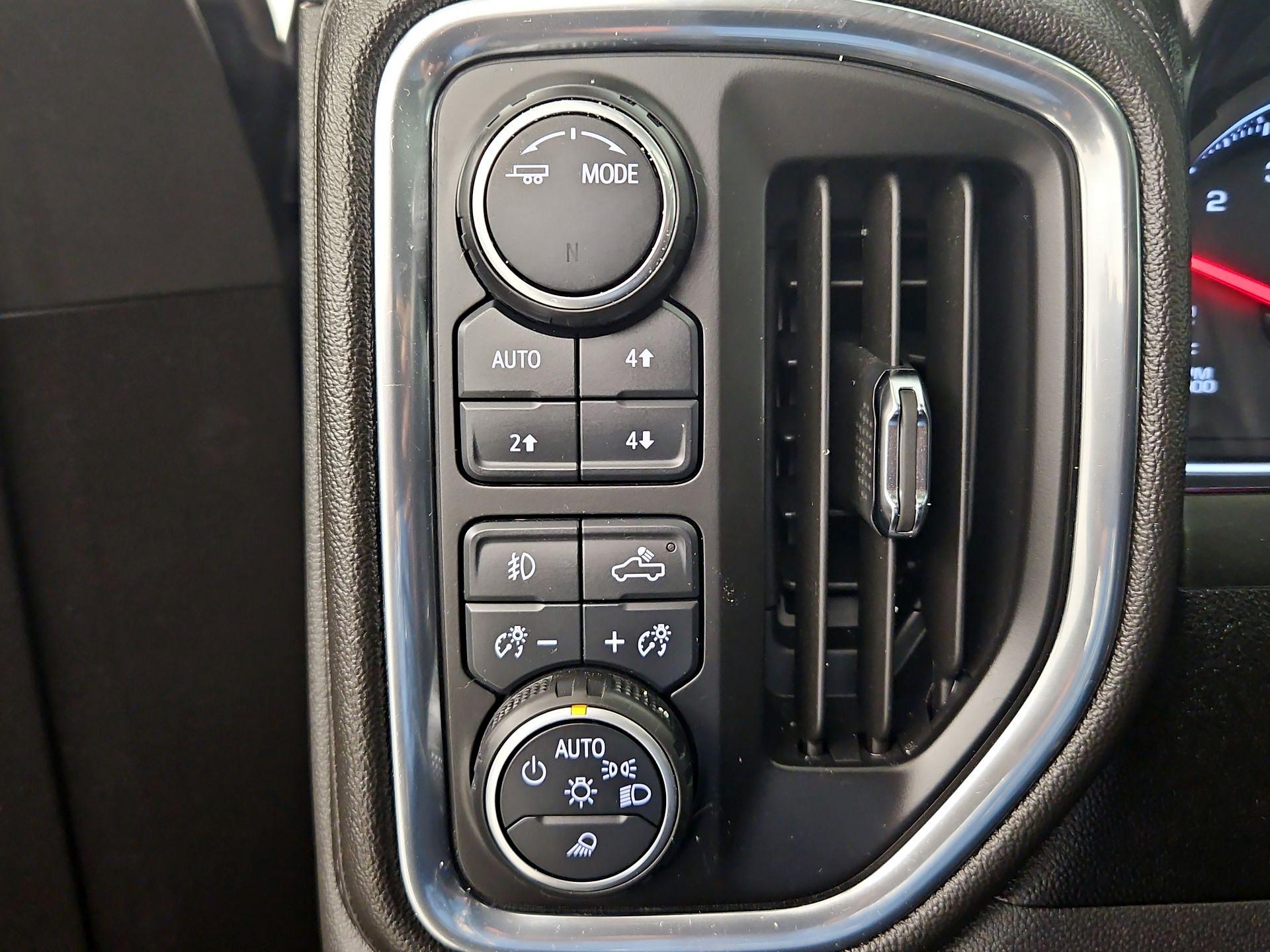 Thumbnail: 2020 Chevrolet Silverado 1500 - 13