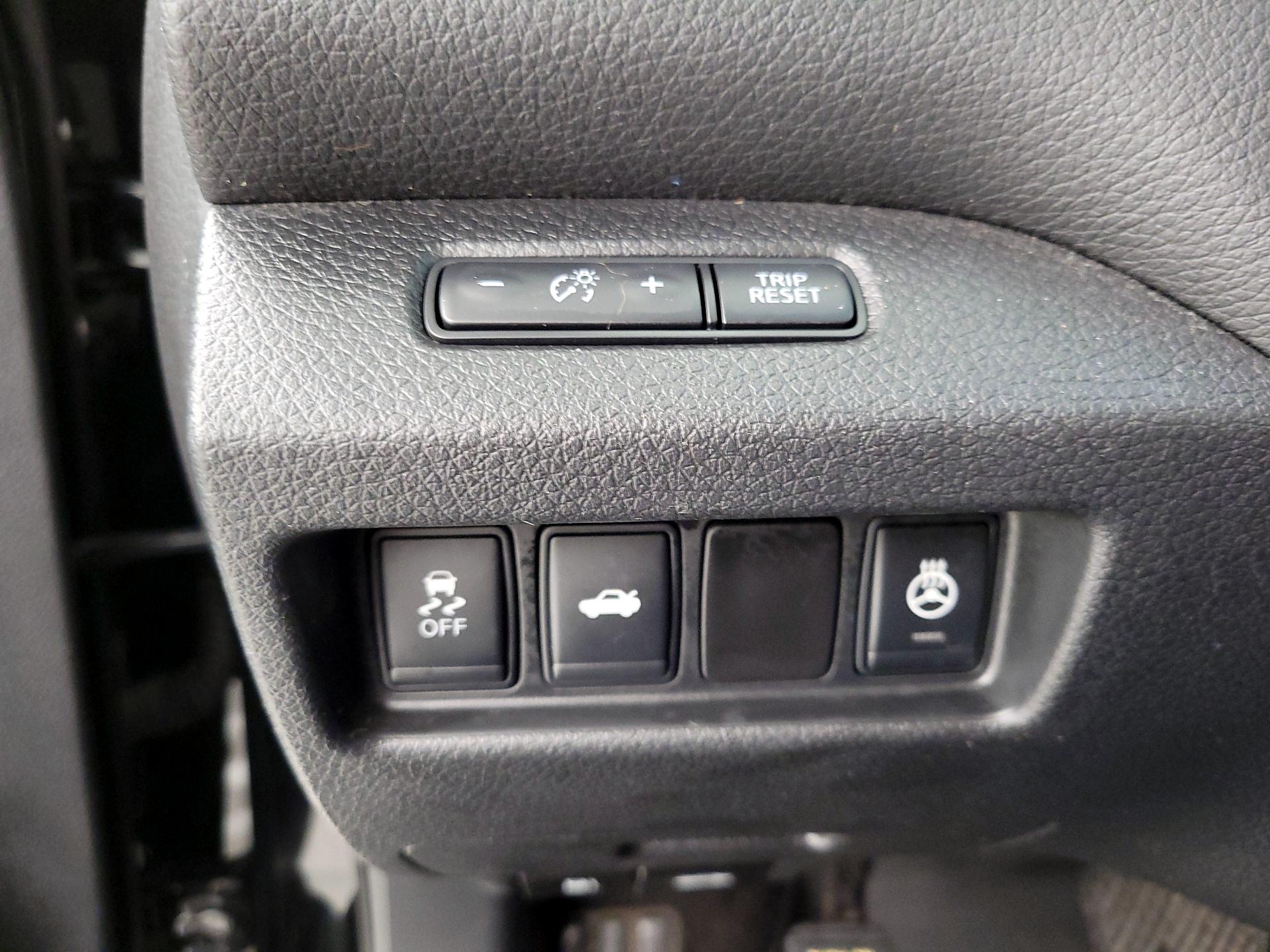 Thumbnail: 2014 Nissan Altima - 13