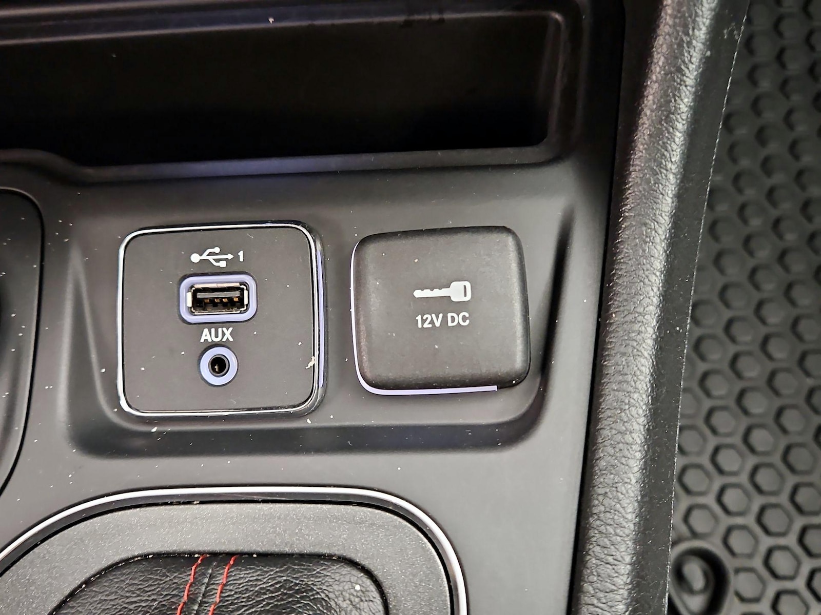 2020 Jeep Cherokee Trailhawk - Photo 19