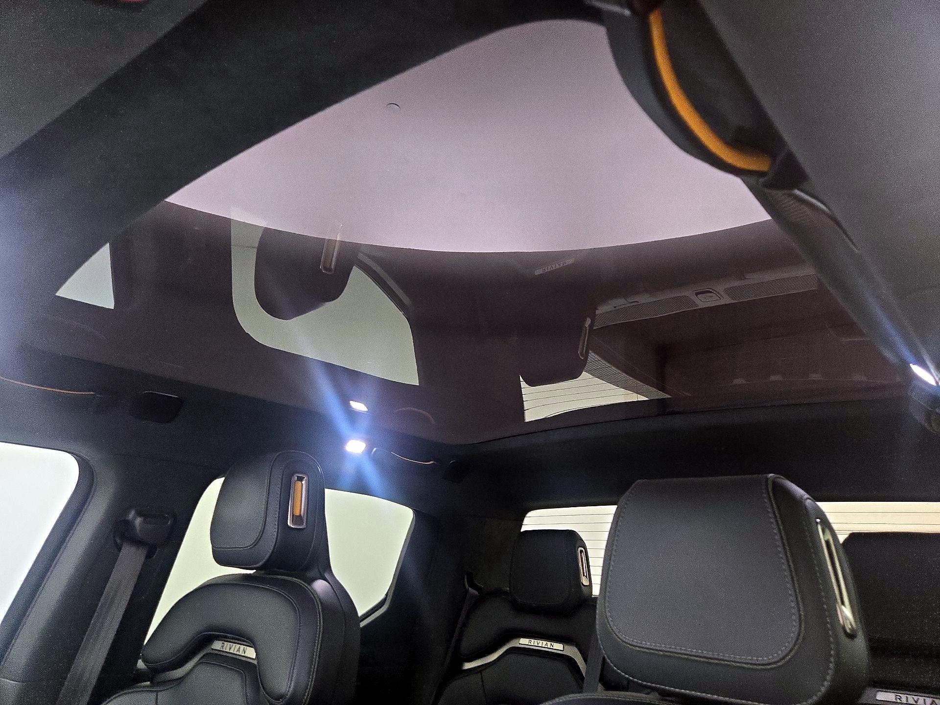 Thumbnail: 2024 Rivian R1T - 19
