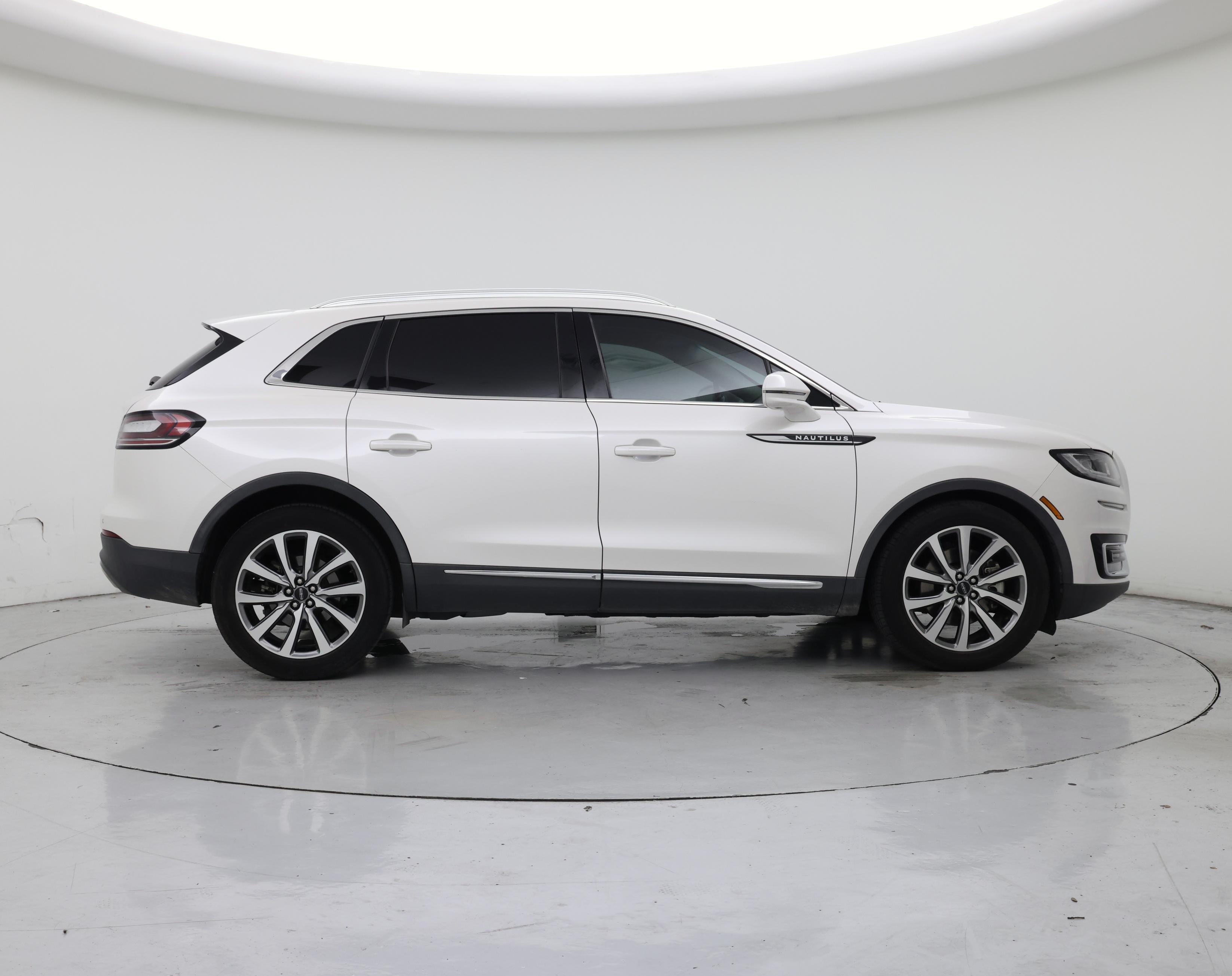 Thumbnail: 2019 Lincoln Nautilus - 7