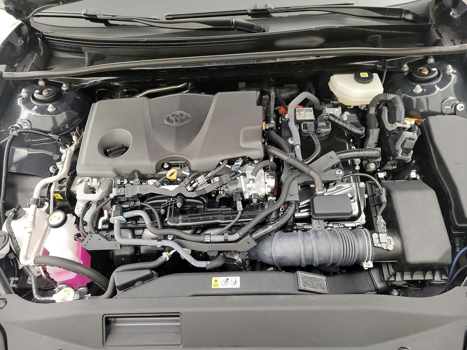 2025 Toyota Camry LE - Photo 22