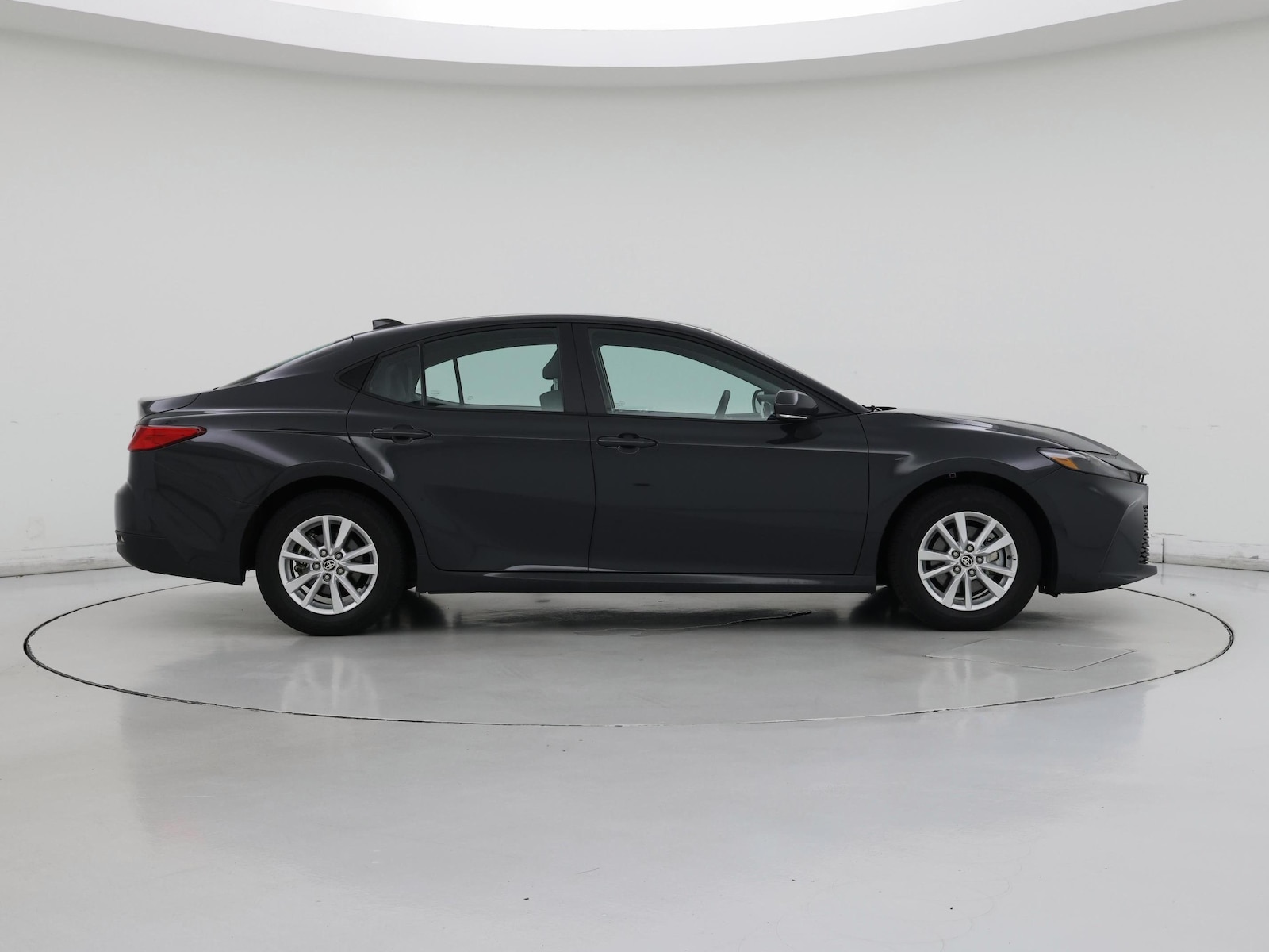 2025 Toyota Camry LE - Photo 8