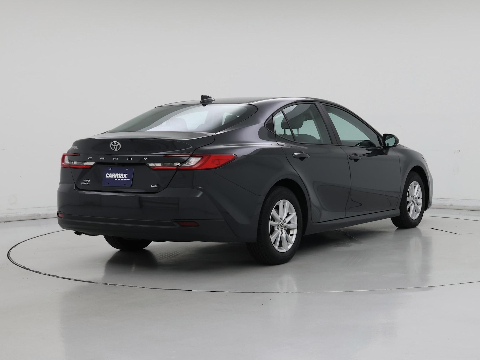 2025 Toyota Camry LE - Photo 9