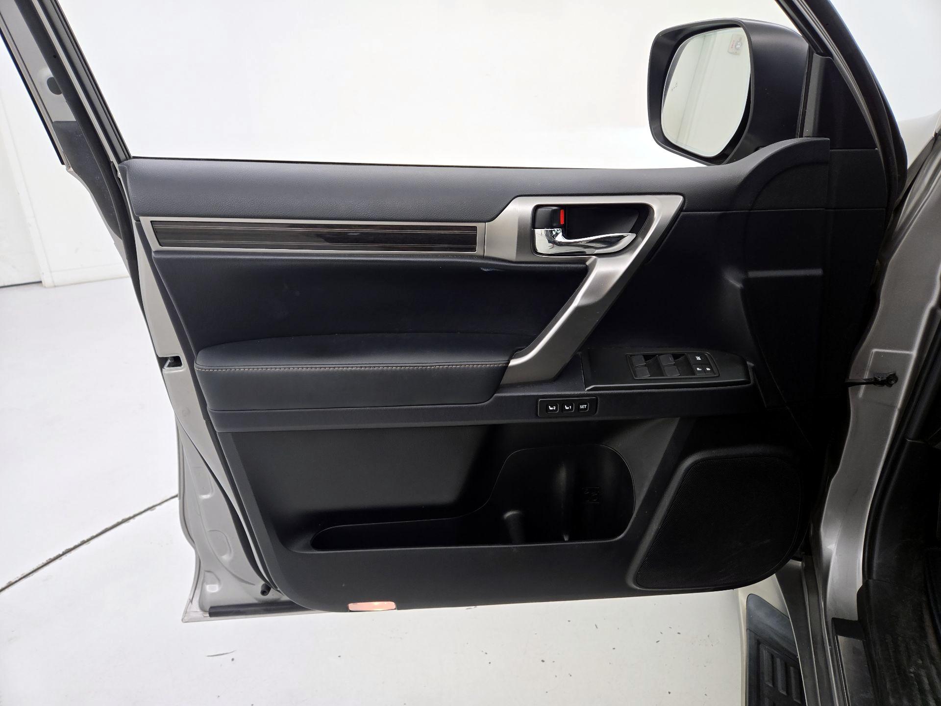 Thumbnail: 2023 Lexus GX - 12