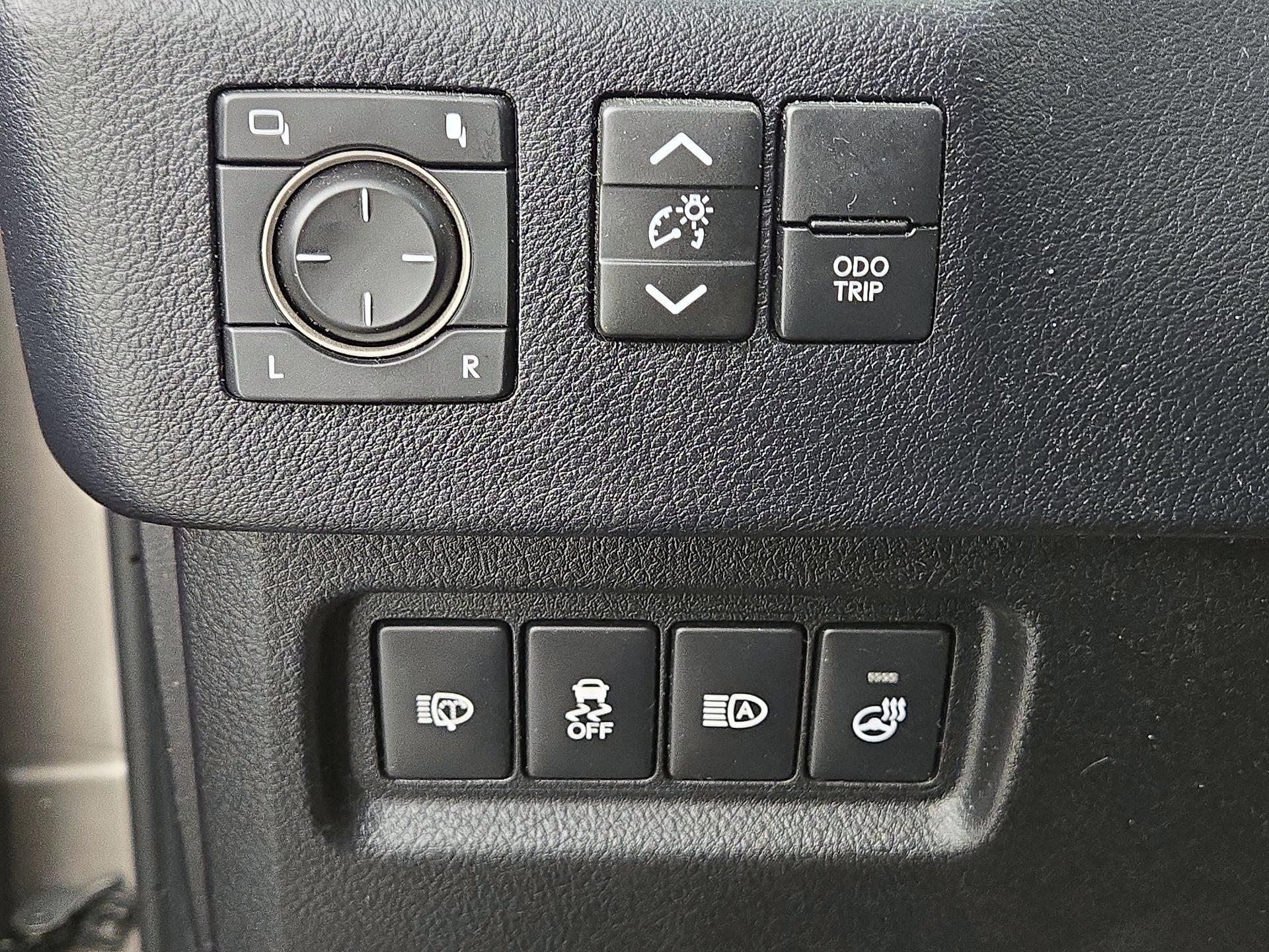 Thumbnail: 2023 Lexus GX - 13