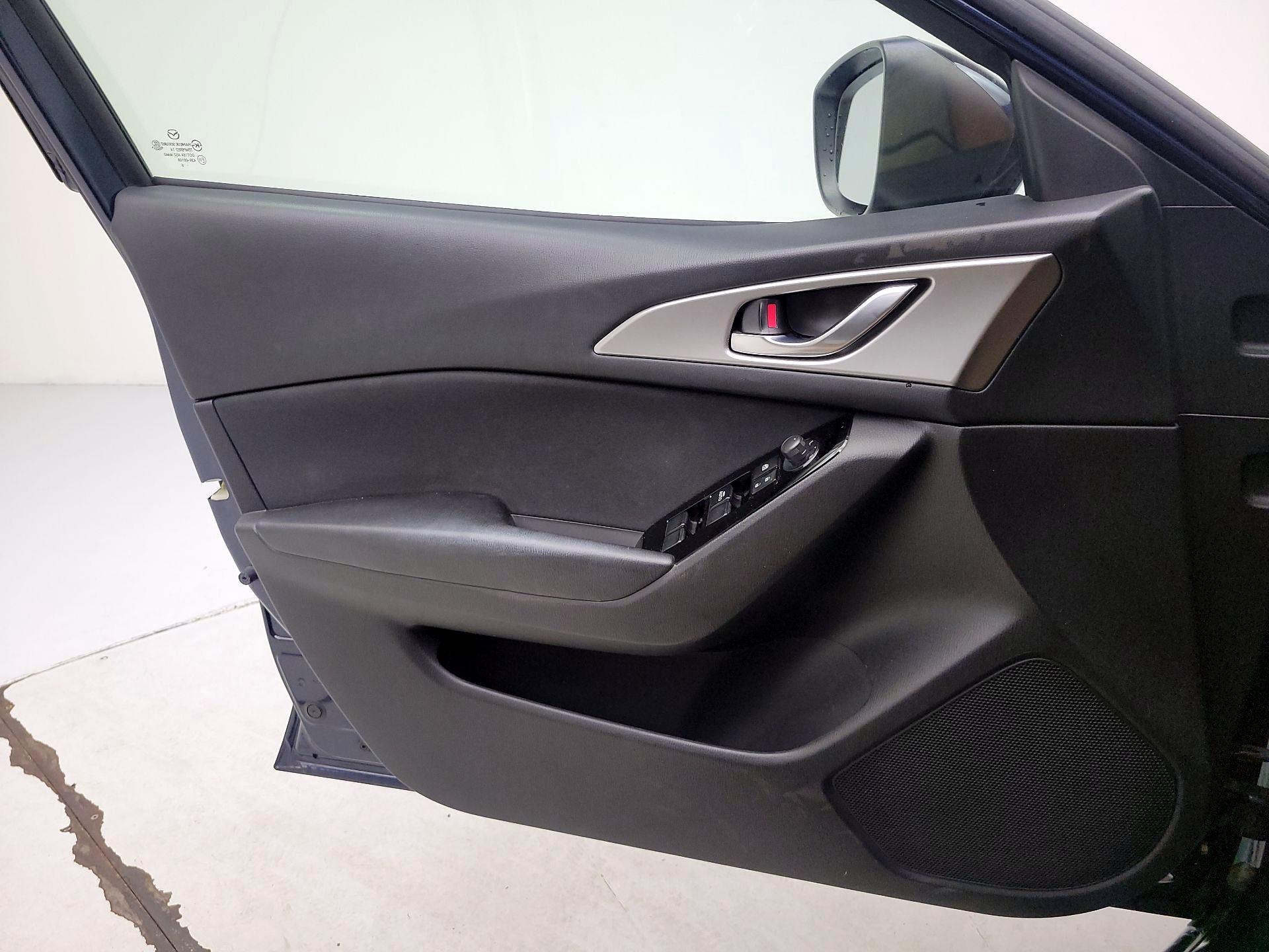 Thumbnail: 2017 Mazda Mazda3 - 12