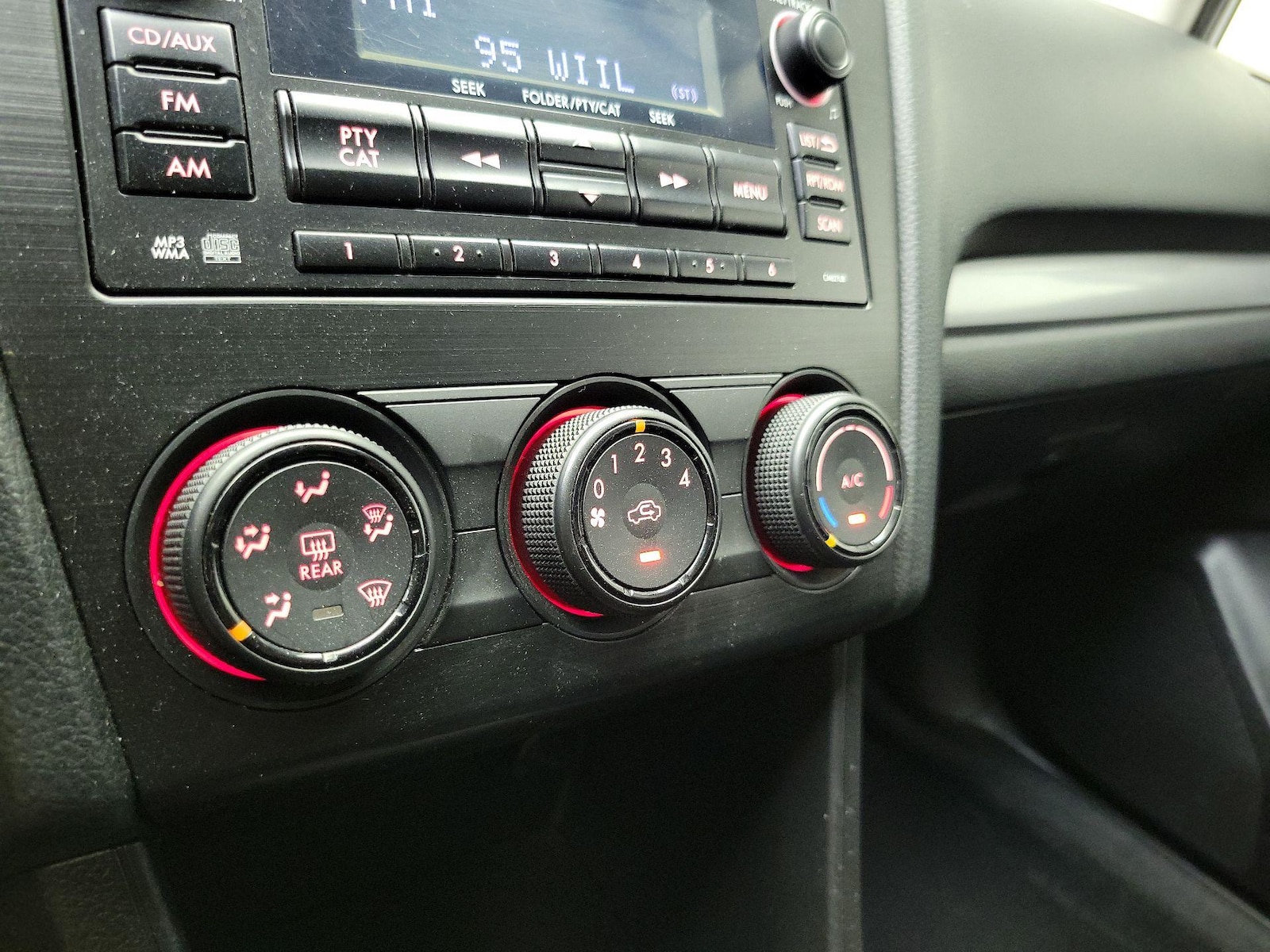2014 Subaru XV Crosstrek Premium - Photo 16