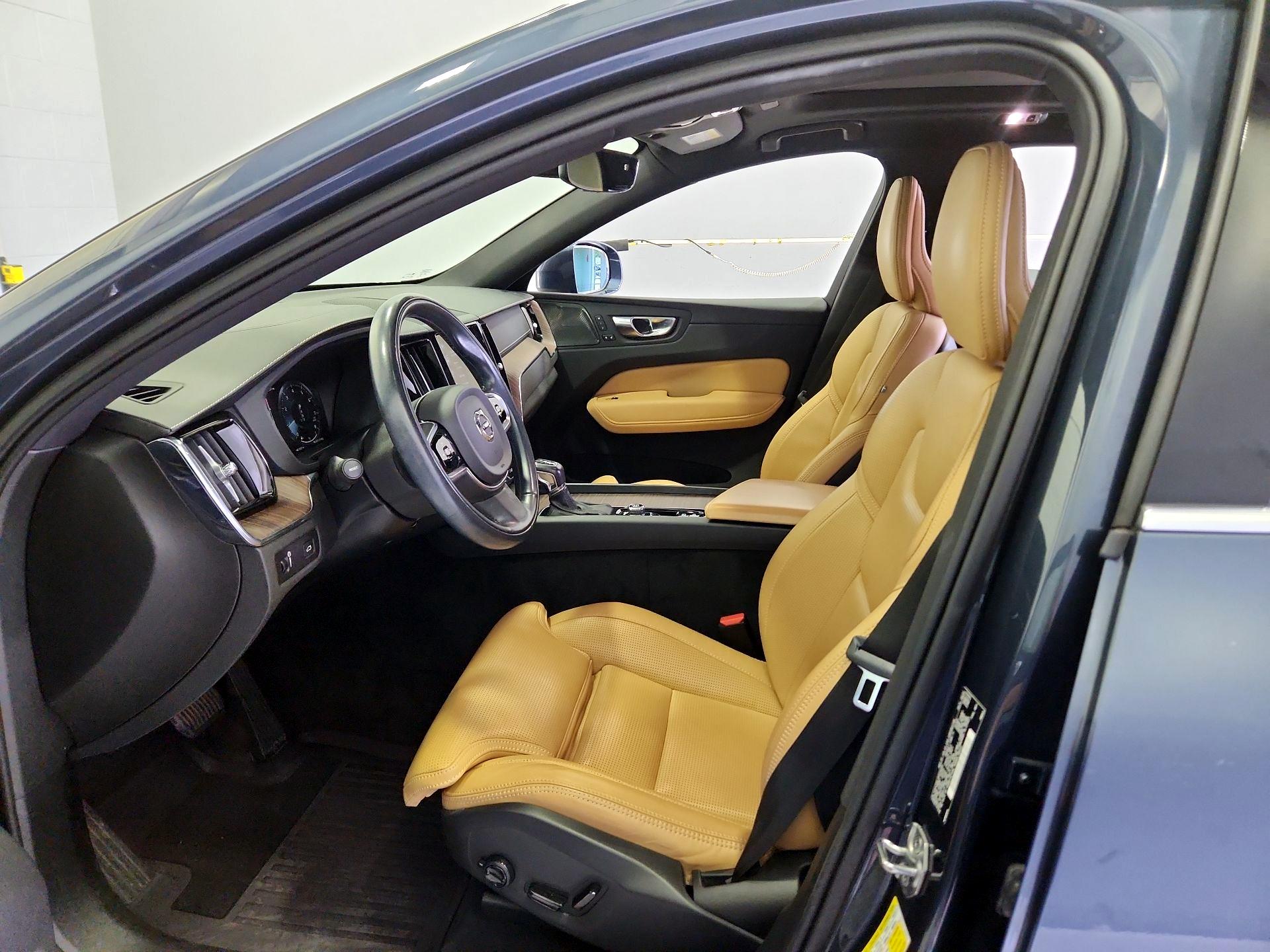 Thumbnail: 2021 Volvo XC60 - 11
