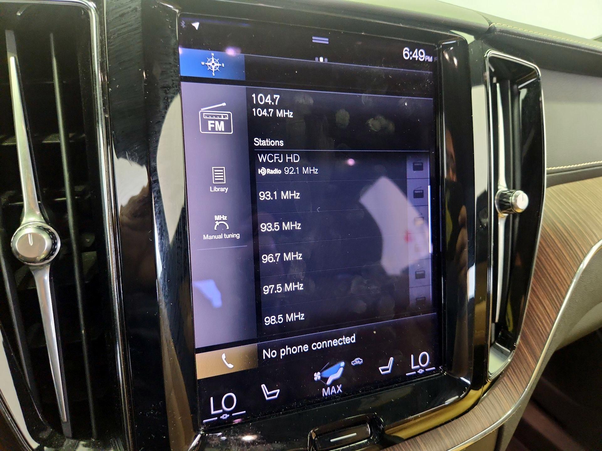 Thumbnail: 2021 Volvo XC60 - 16