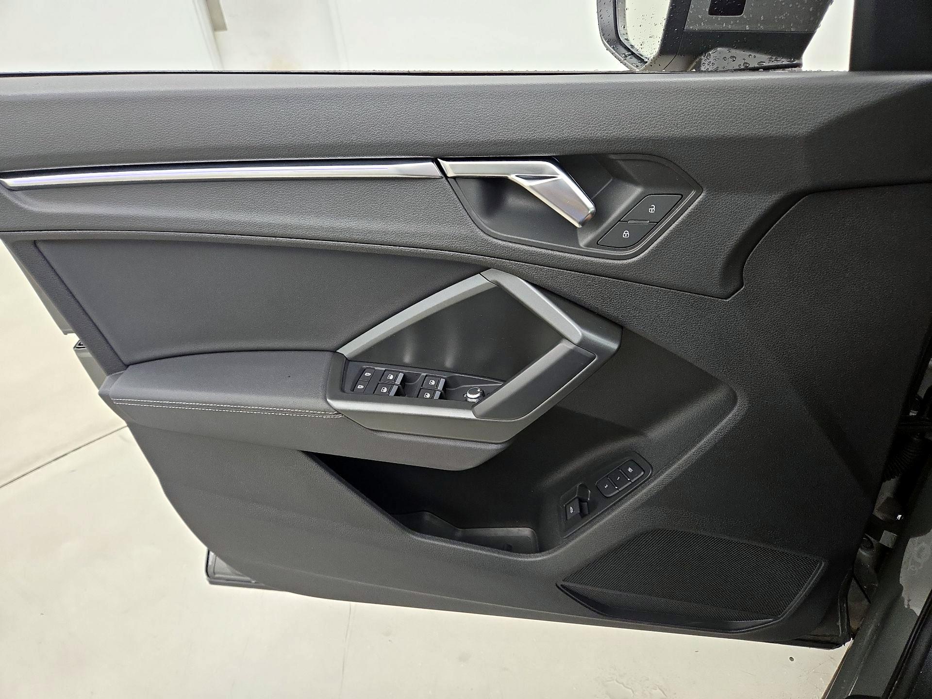 Thumbnail: 2022 Audi Q3 - 12