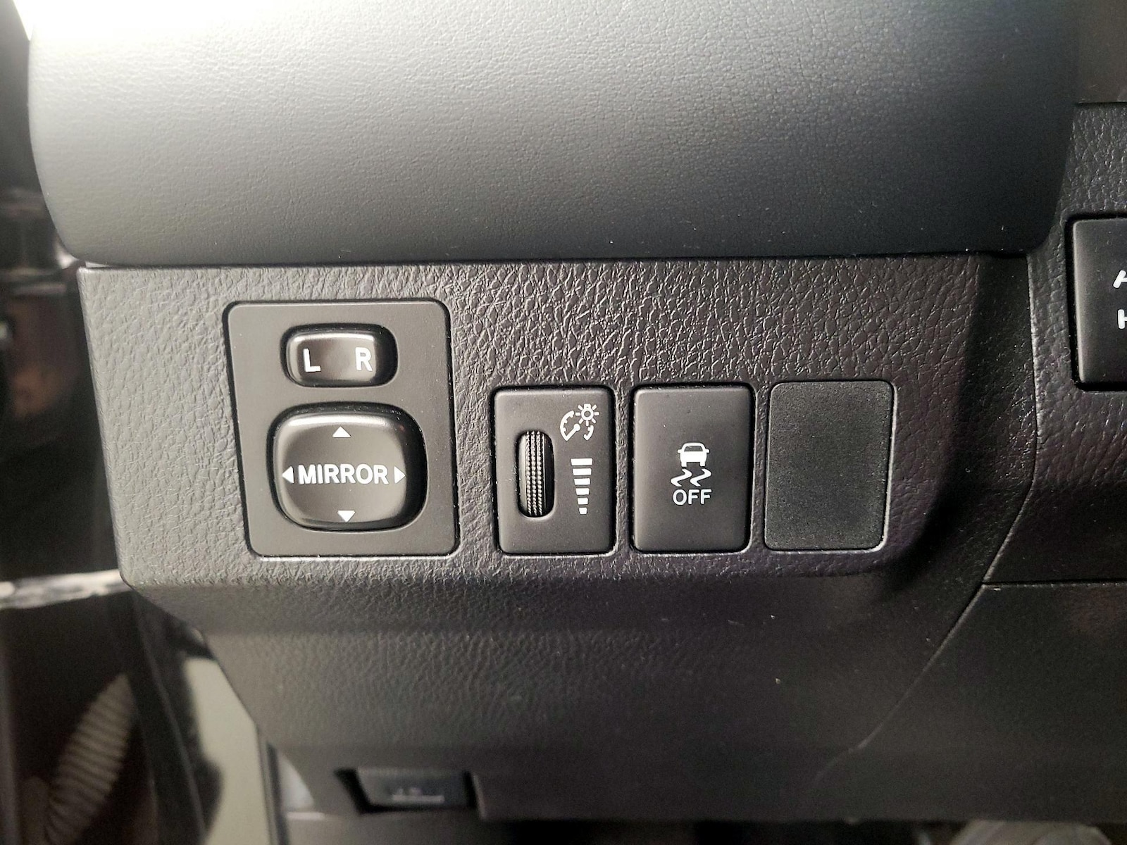2015 Toyota RAV4 Limited - Photo 14