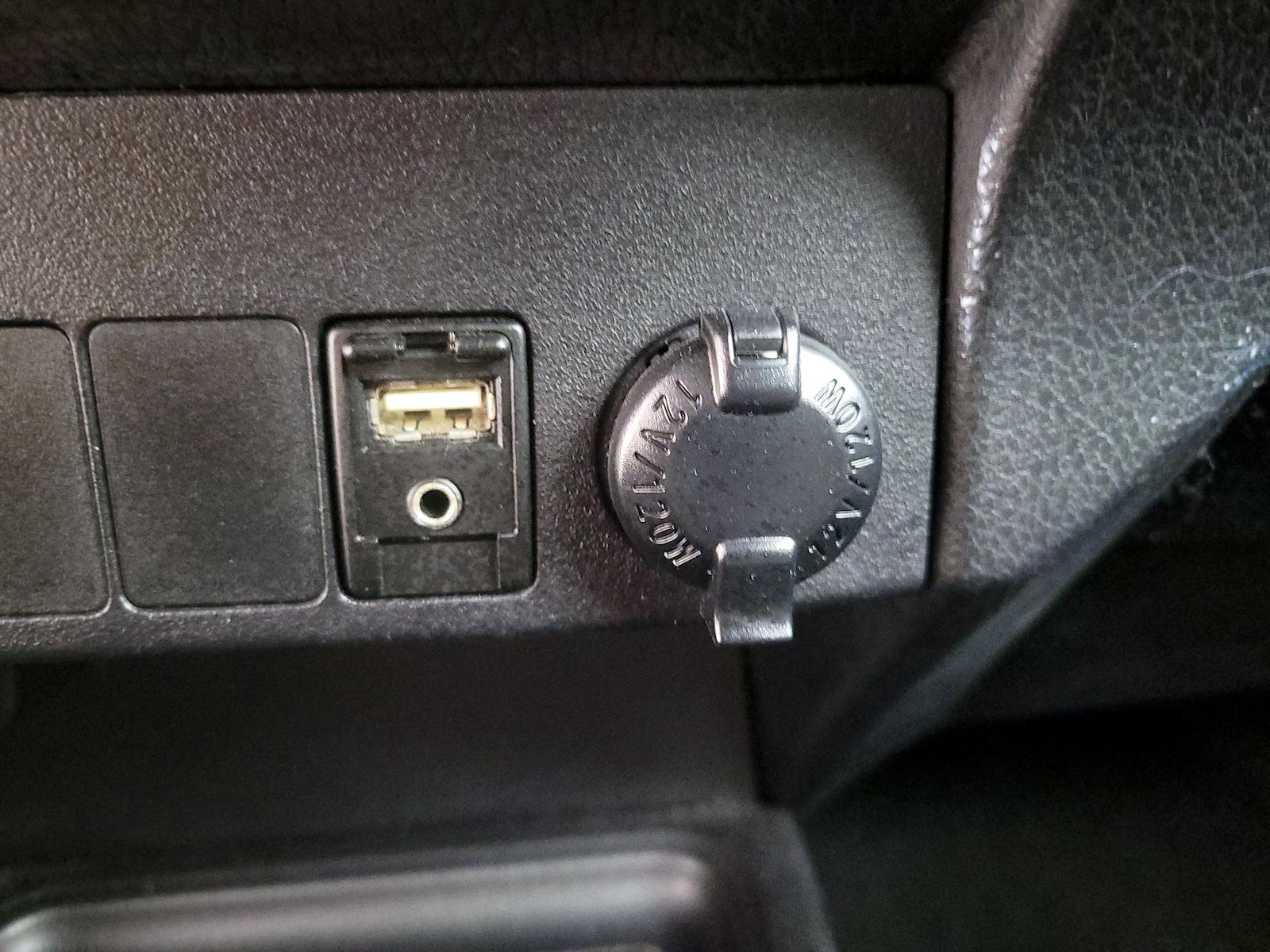 2015 Toyota RAV4 Limited - Photo 19