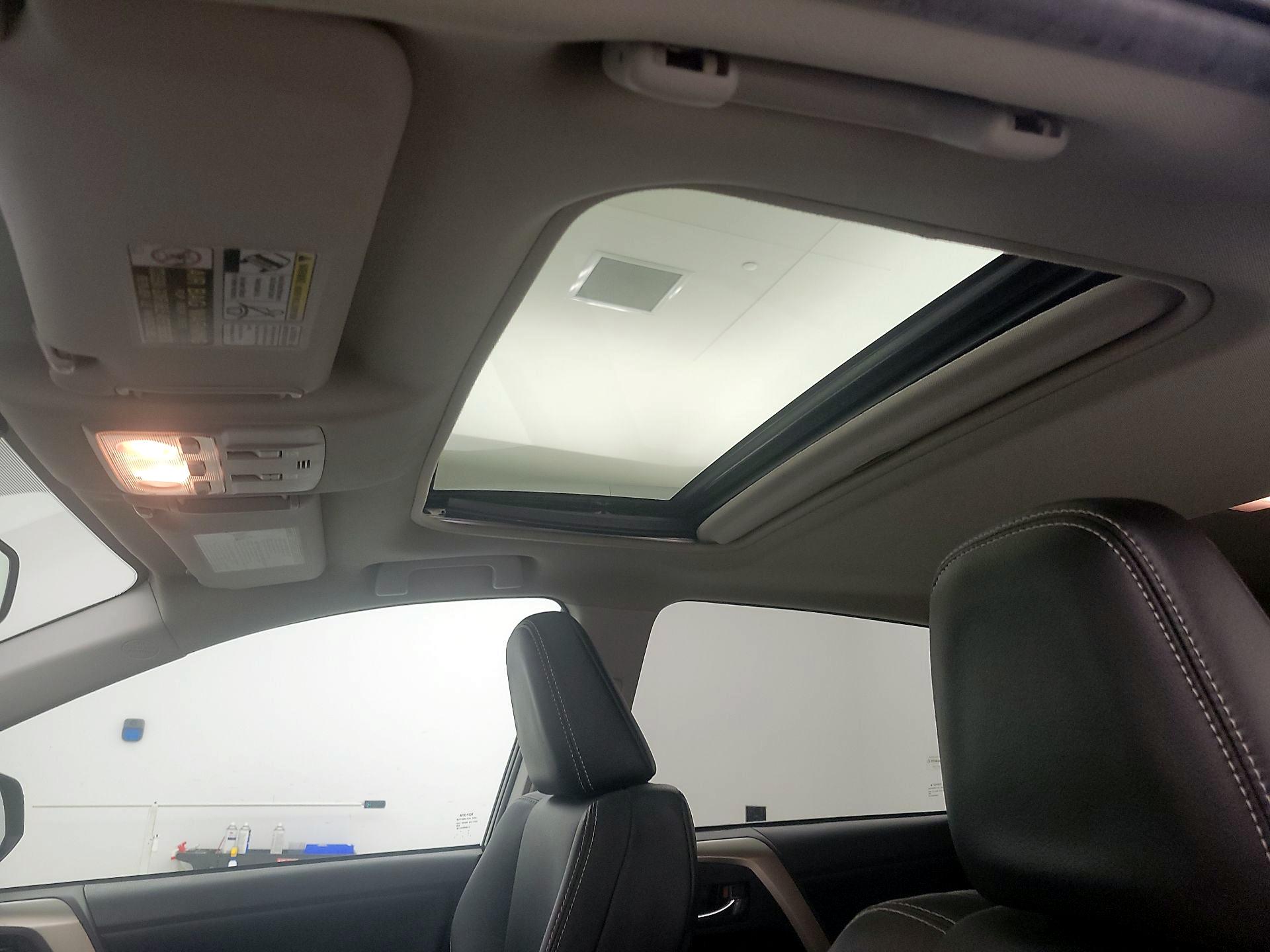 Thumbnail: 2015 Toyota RAV4 - 19