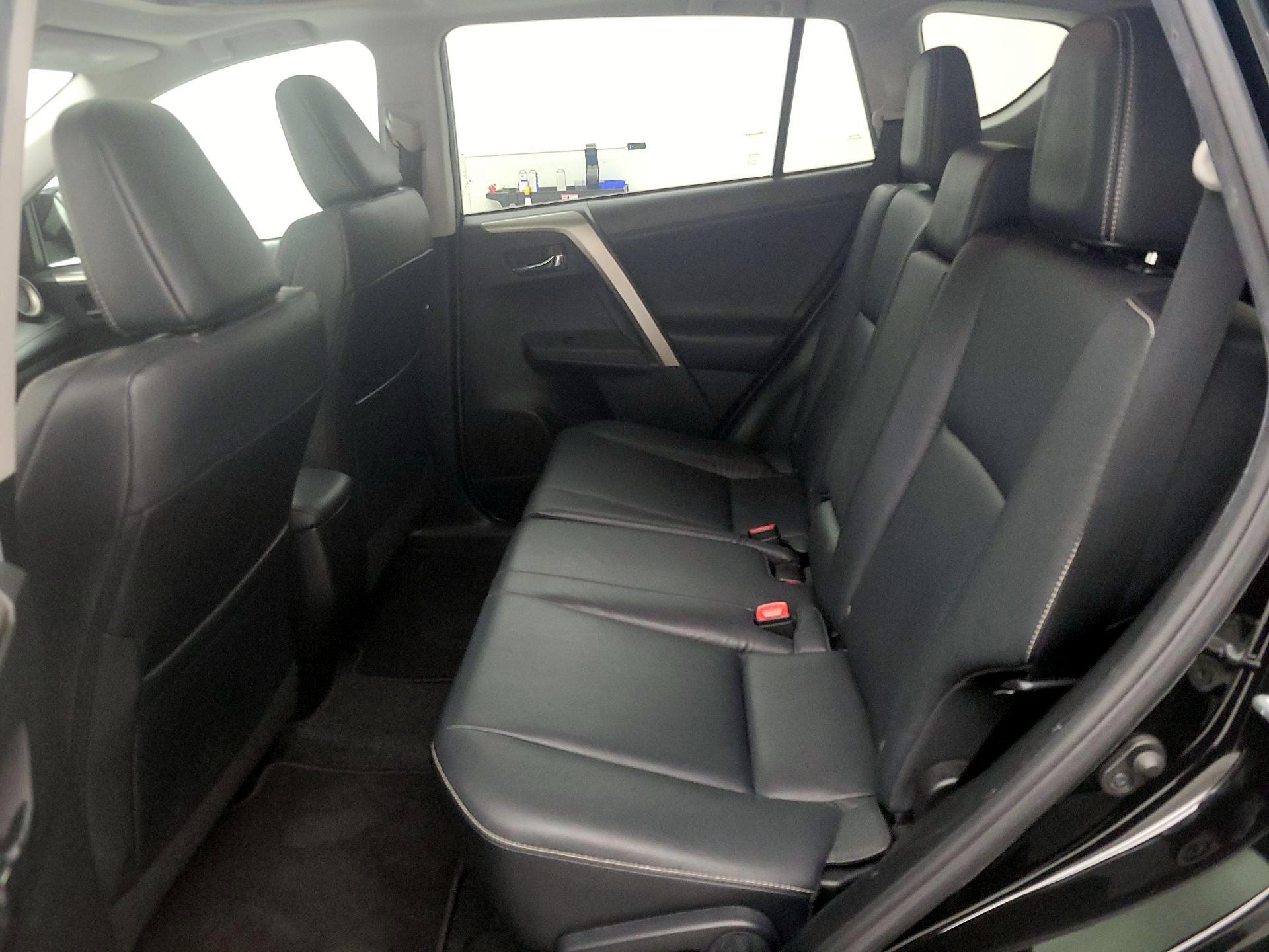 Thumbnail: 2015 Toyota RAV4 - 20