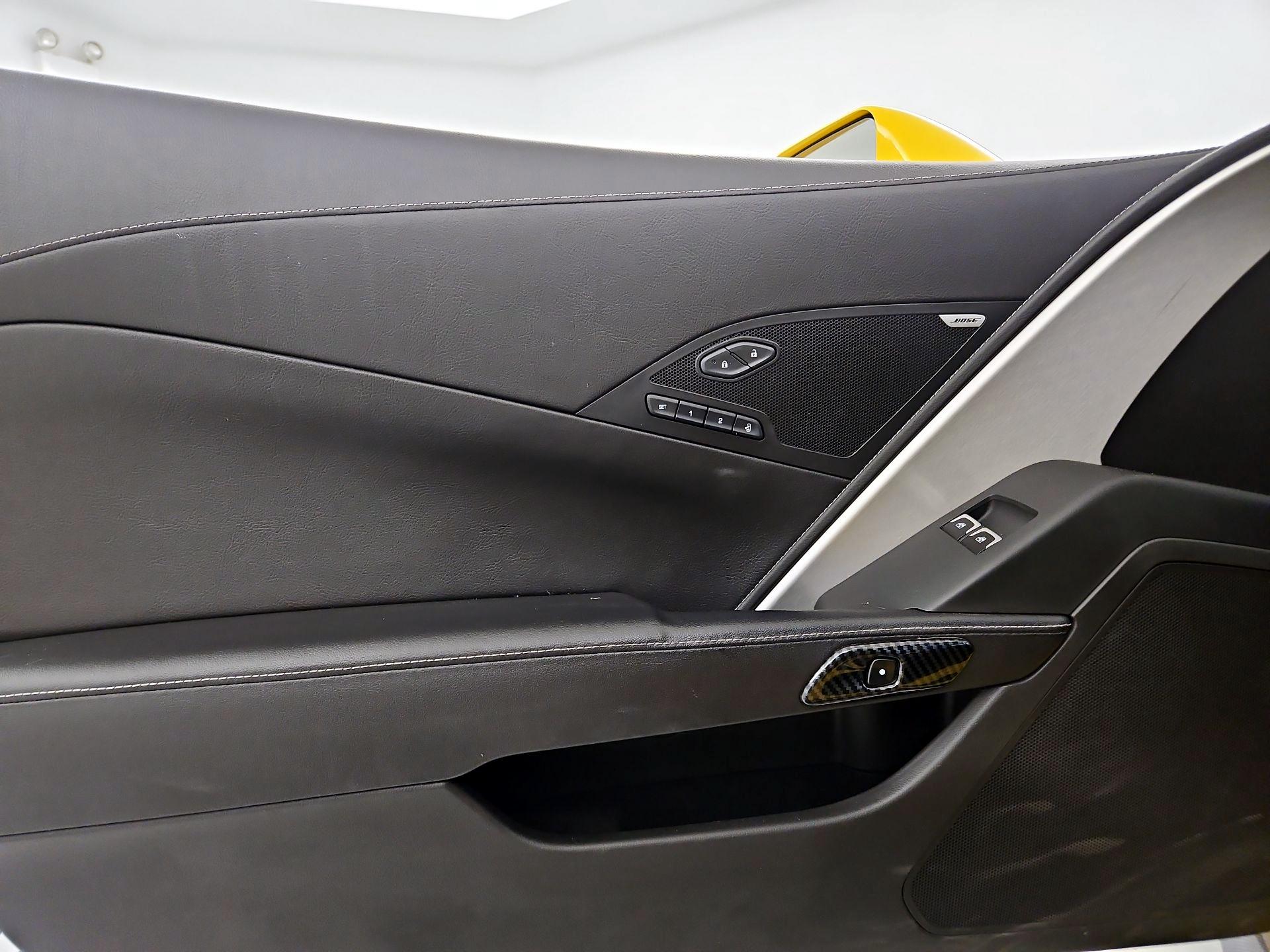 Thumbnail: 2015 Chevrolet Corvette - 10