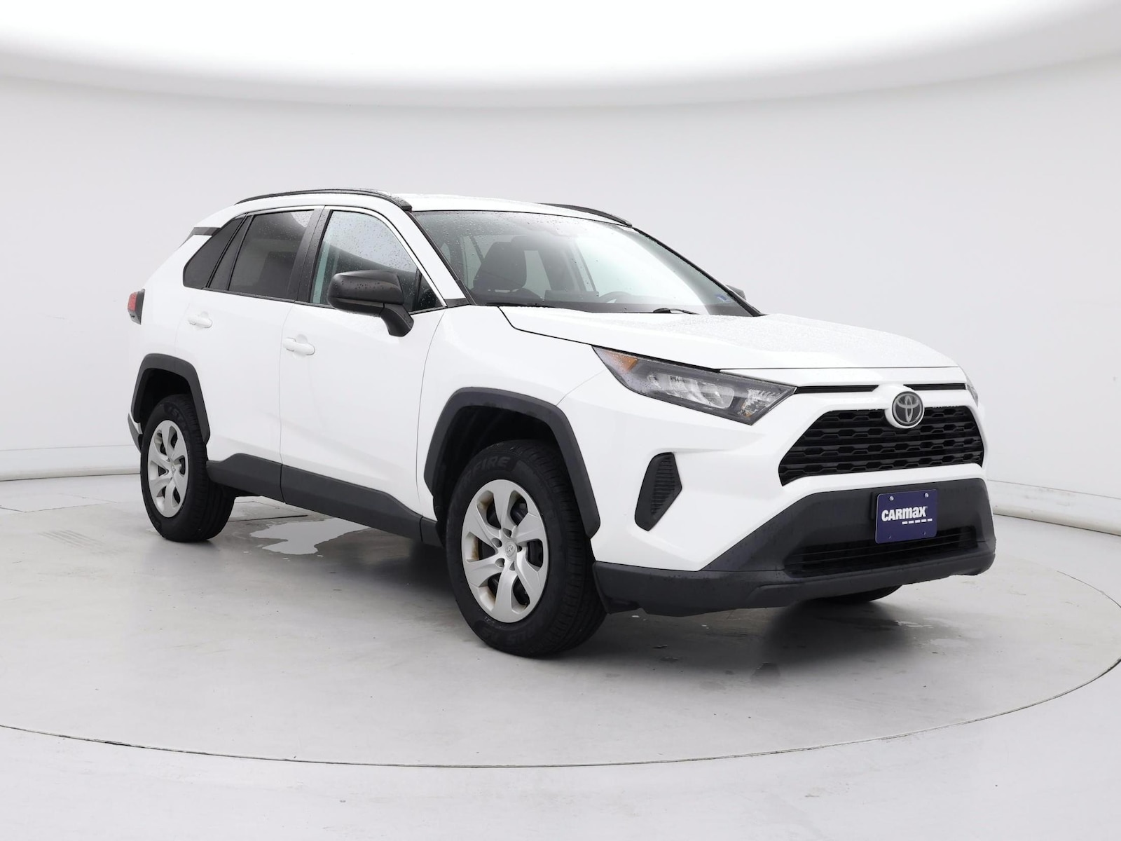 2019 Toyota RAV4 LE - Photo 2
