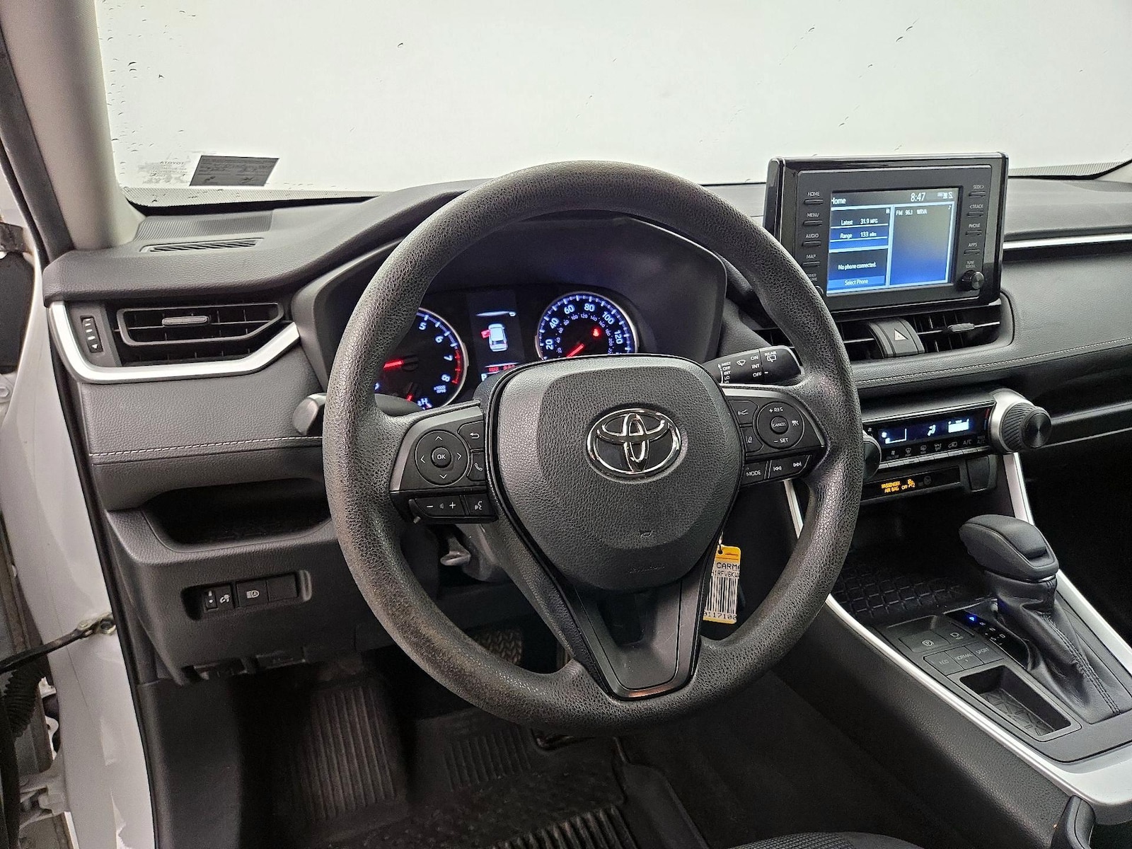 2019 Toyota RAV4 LE - Photo 11